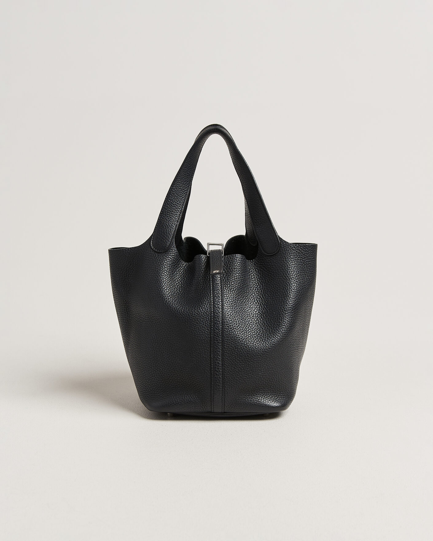 Herre | Pre-Owned & Vintage Bags | Hermès Pre-Owned | Picotin Lock 22 Taurillon Clemence Leather Black