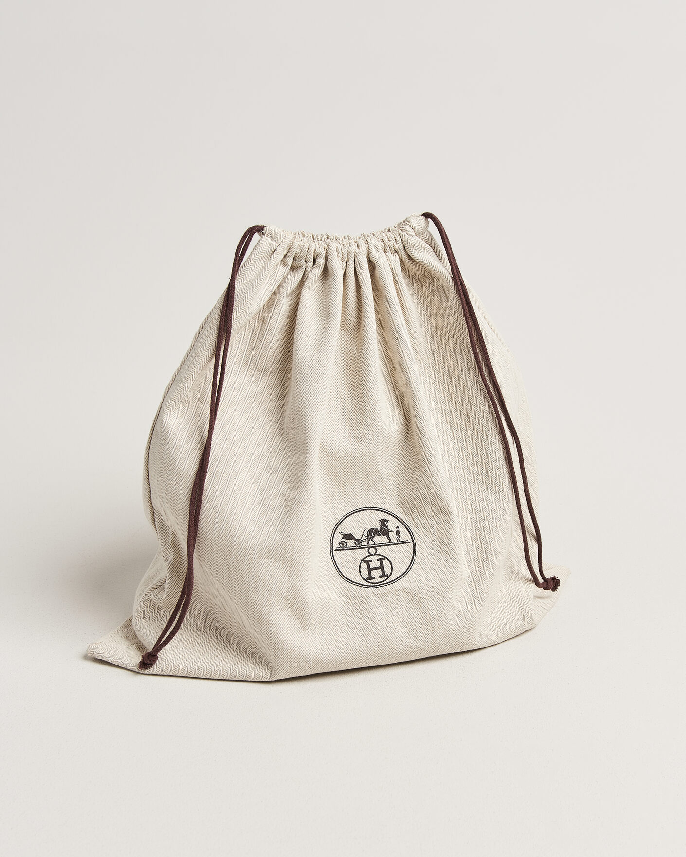 Herre | Pre-Owned & Vintage Bags | Hermès Pre-Owned | Picotin Lock 22 Taurillon Clemence Leather Black