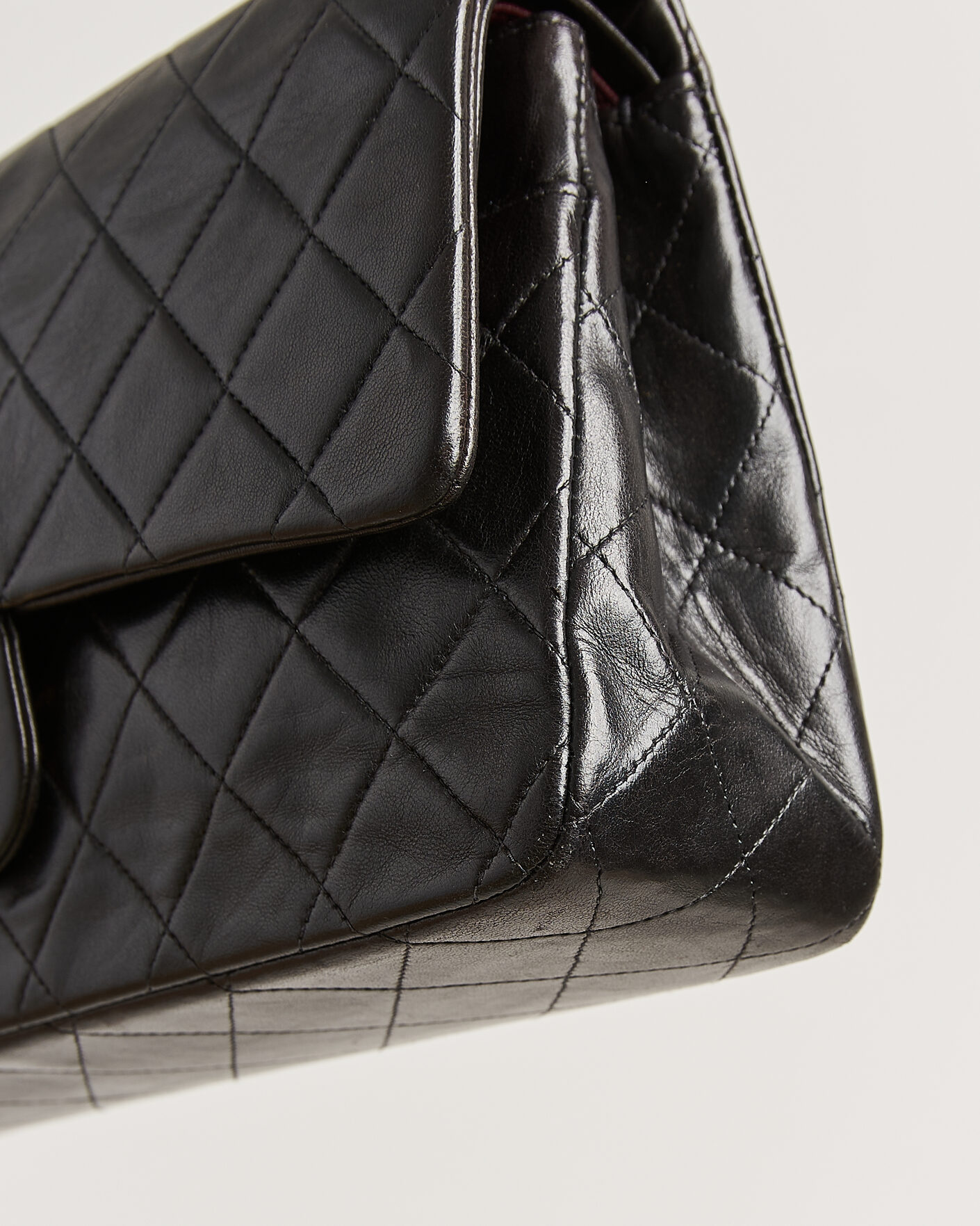 Herre | Pre-Owned & Vintage Bags | Chanel Pre-Owned | Classic Medium Double Flap Bag Lambskin Black