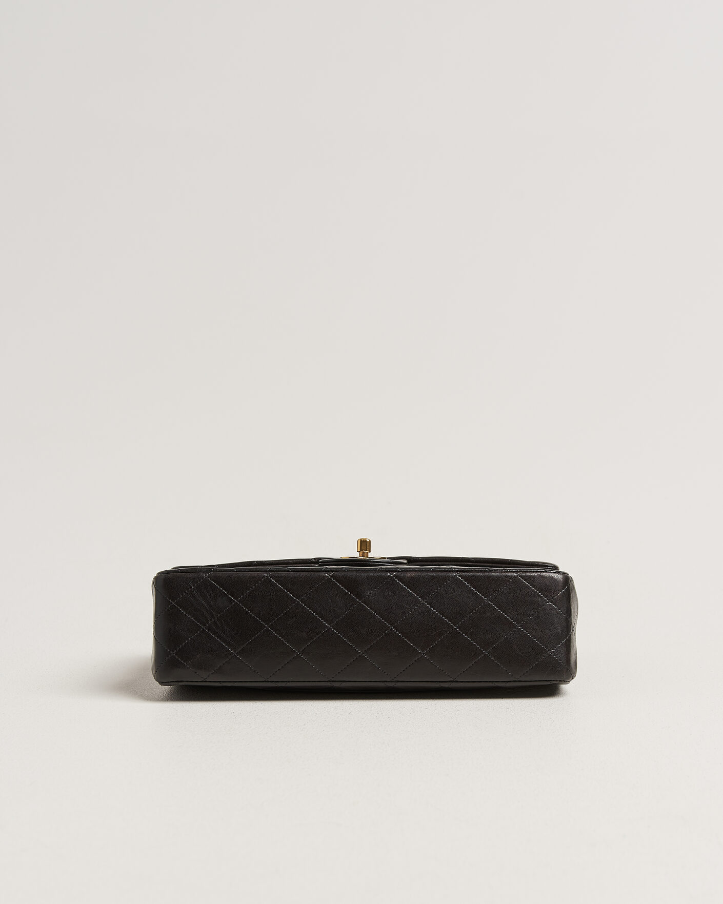 Herre | Pre-Owned & Vintage Bags | Chanel Pre-Owned | Classic Medium Double Flap Bag Lambskin Black