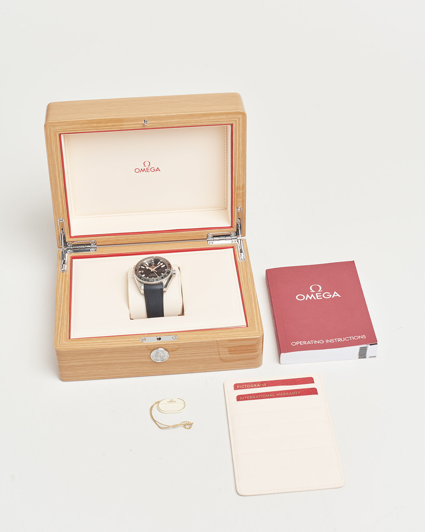 Herre | Omega Pre-Owned Seamaster Planet Ocean 600M GMT | Omega Pre-Owned | Seamaster Planet Ocean 600M GMT