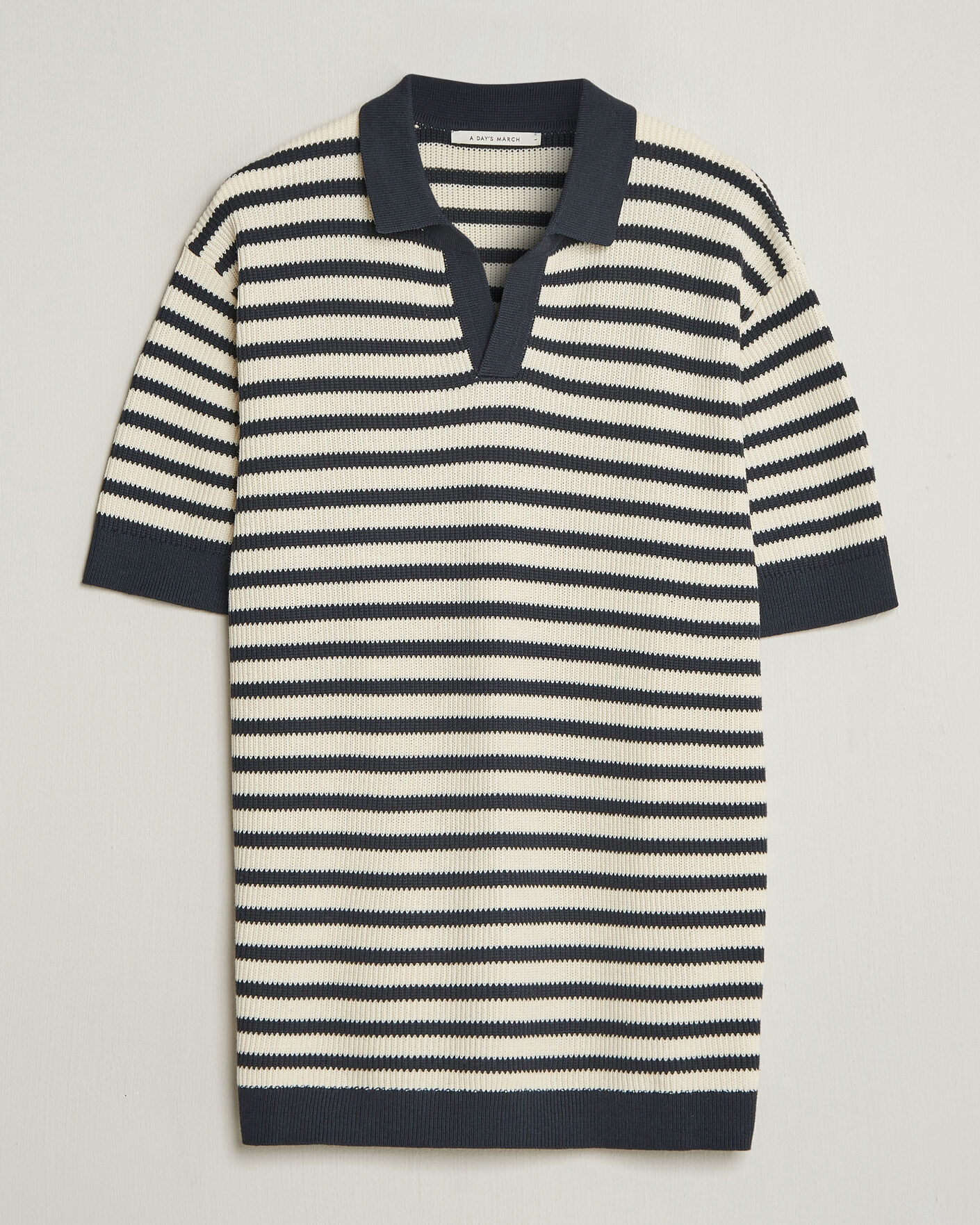 Herre | Pikéer | A Day's March | Jeremy Striped Knitted Polo Off White/Navy