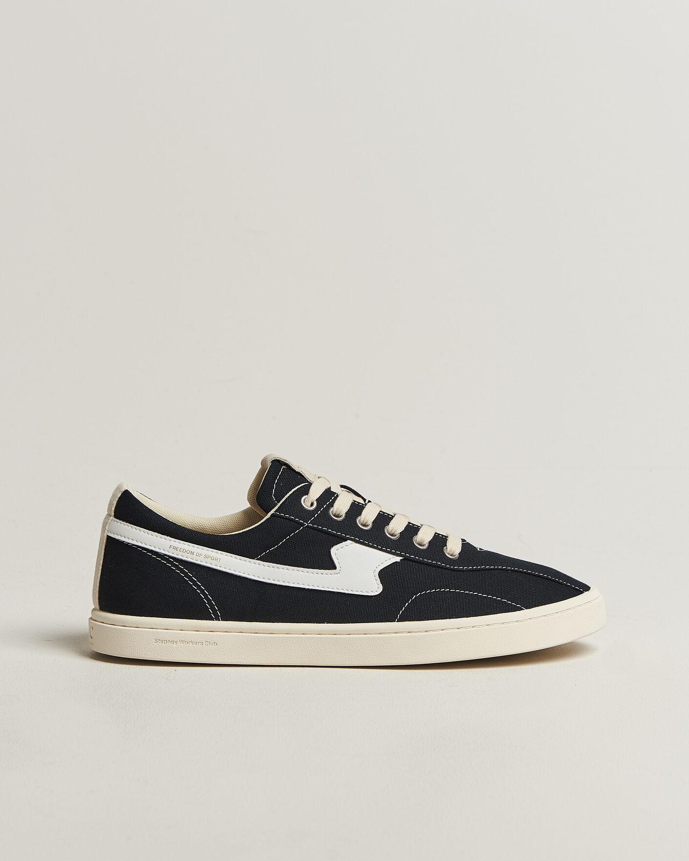 Herre | Sneakers | Stepney Workers Club | Surma S-Strike Canvas Sneaker Black