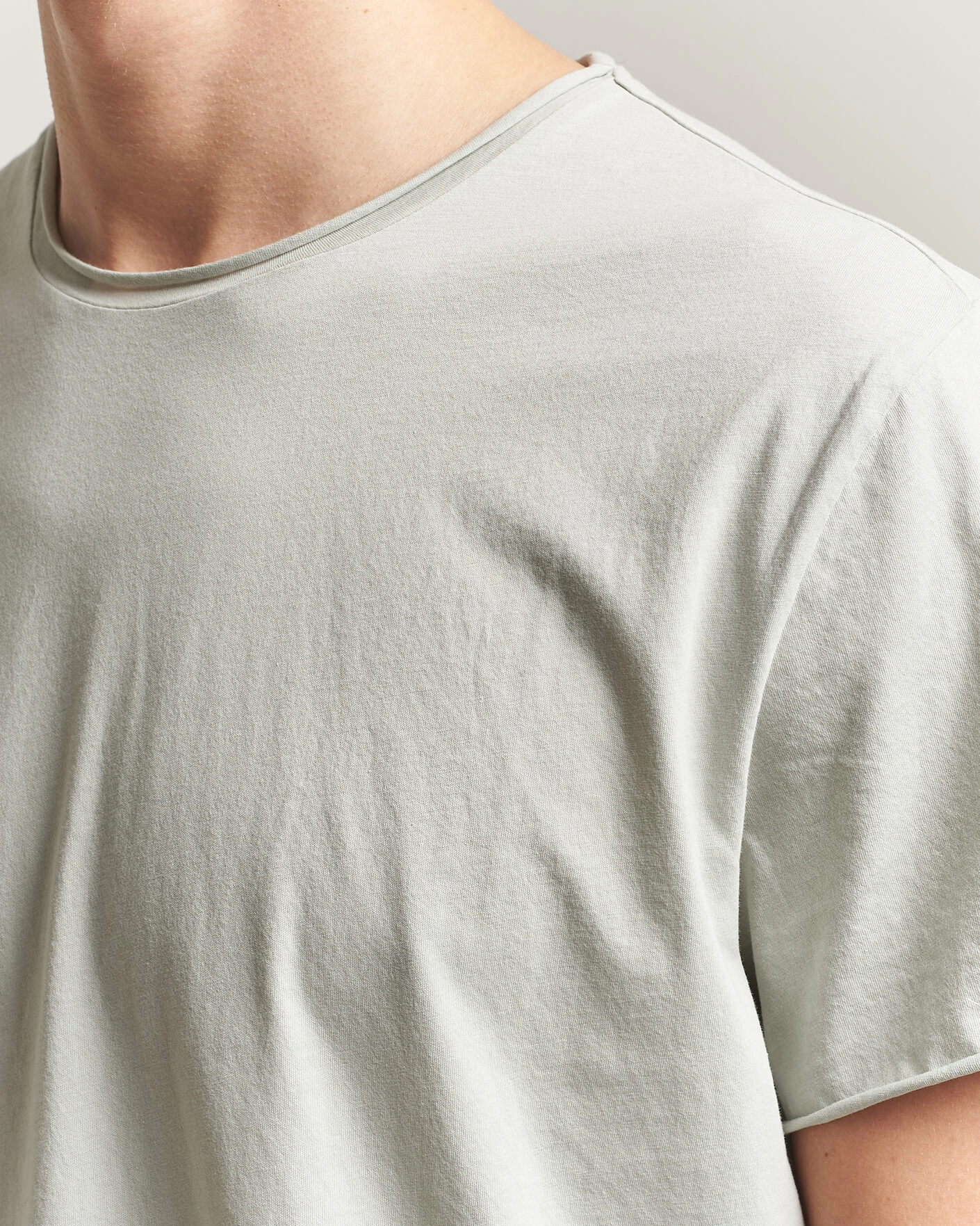 Herre | T-Shirts | Filippa K | Roll Neck Crew Neck T-Shirt Silver Grey