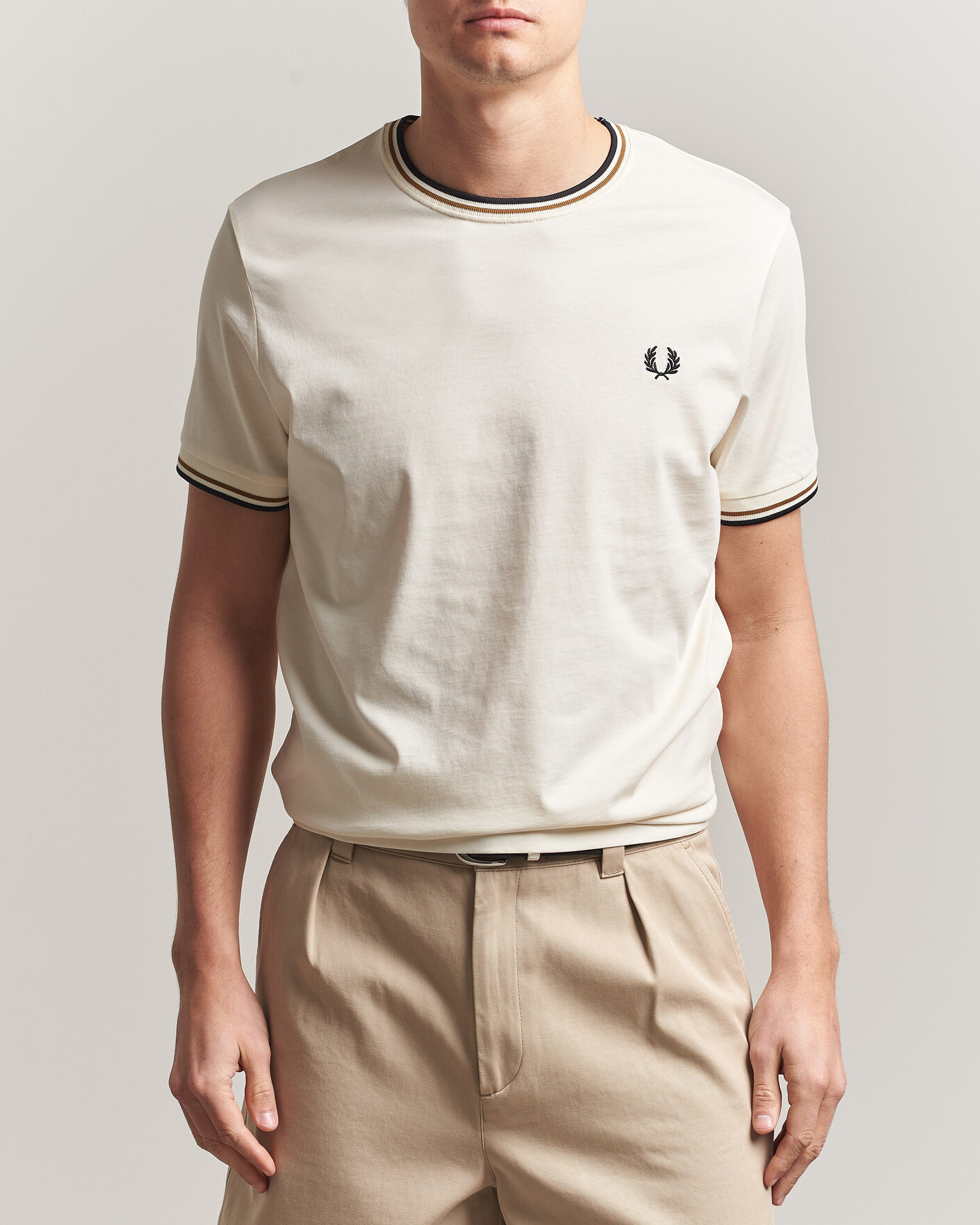 Herre | T-Shirts | Fred Perry | Twin Tipped T-Shirt Ecru