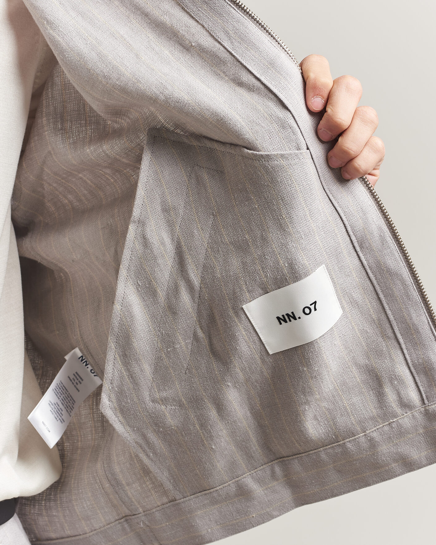 Herre | Skjorter | NN07 | Petrus Pinstriped Linen Full Zip Overshirt Grey