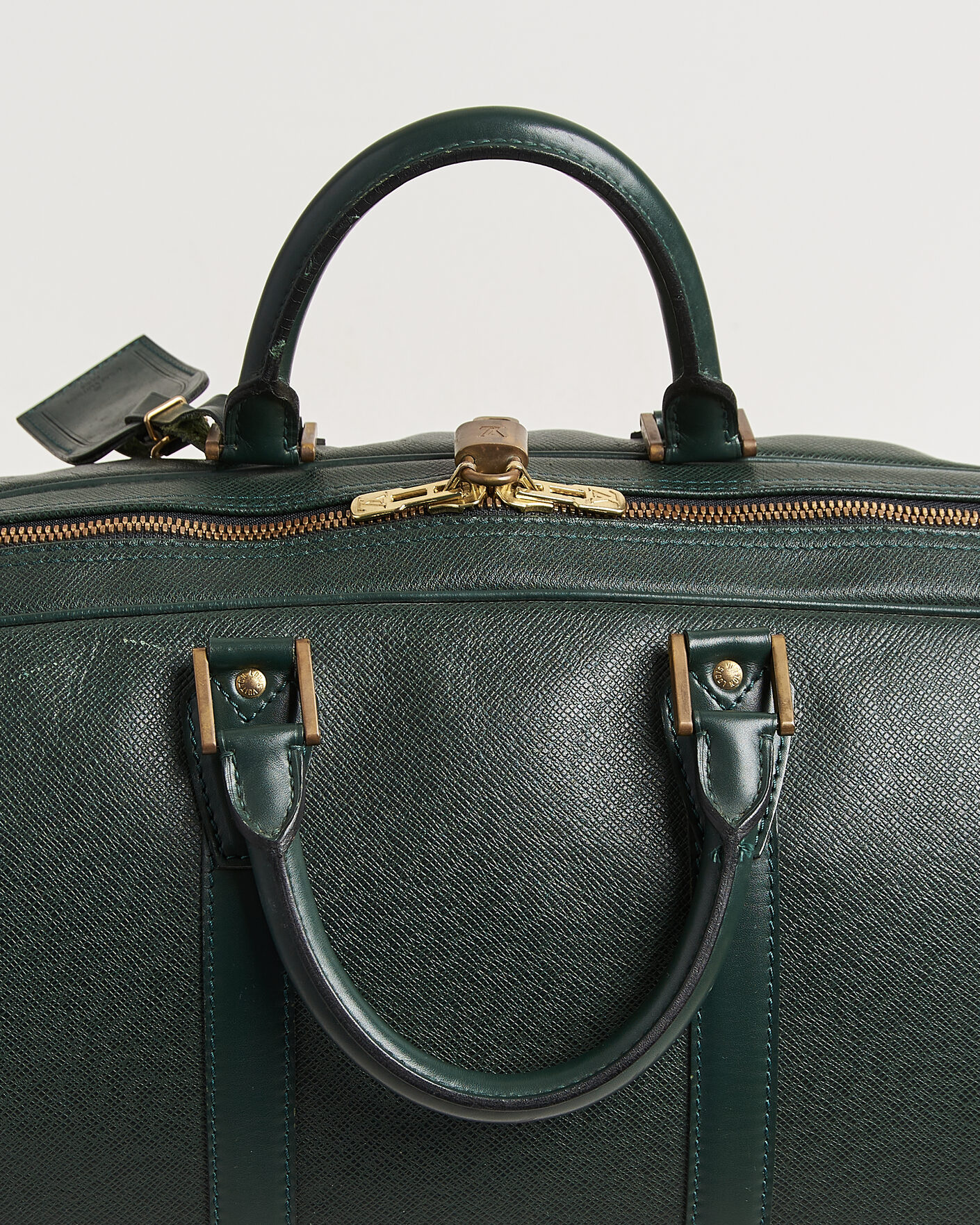Herre | Pre-Owned & Vintage Bags | Louis Vuitton Pre-Owned | Taiga Kendall Weekend Bag GM Green