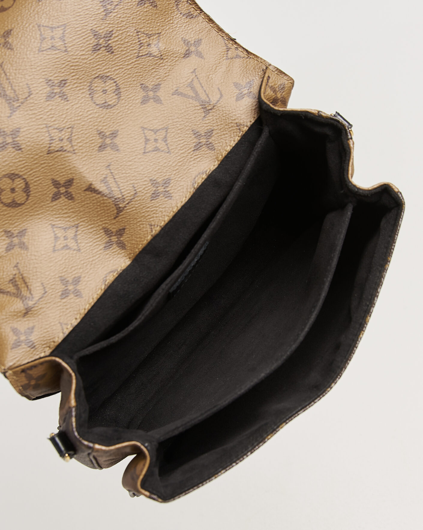 Herre | Pre-Owned & Vintage Bags | Louis Vuitton Pre-Owned | Pochette Métis Reverse Monogram