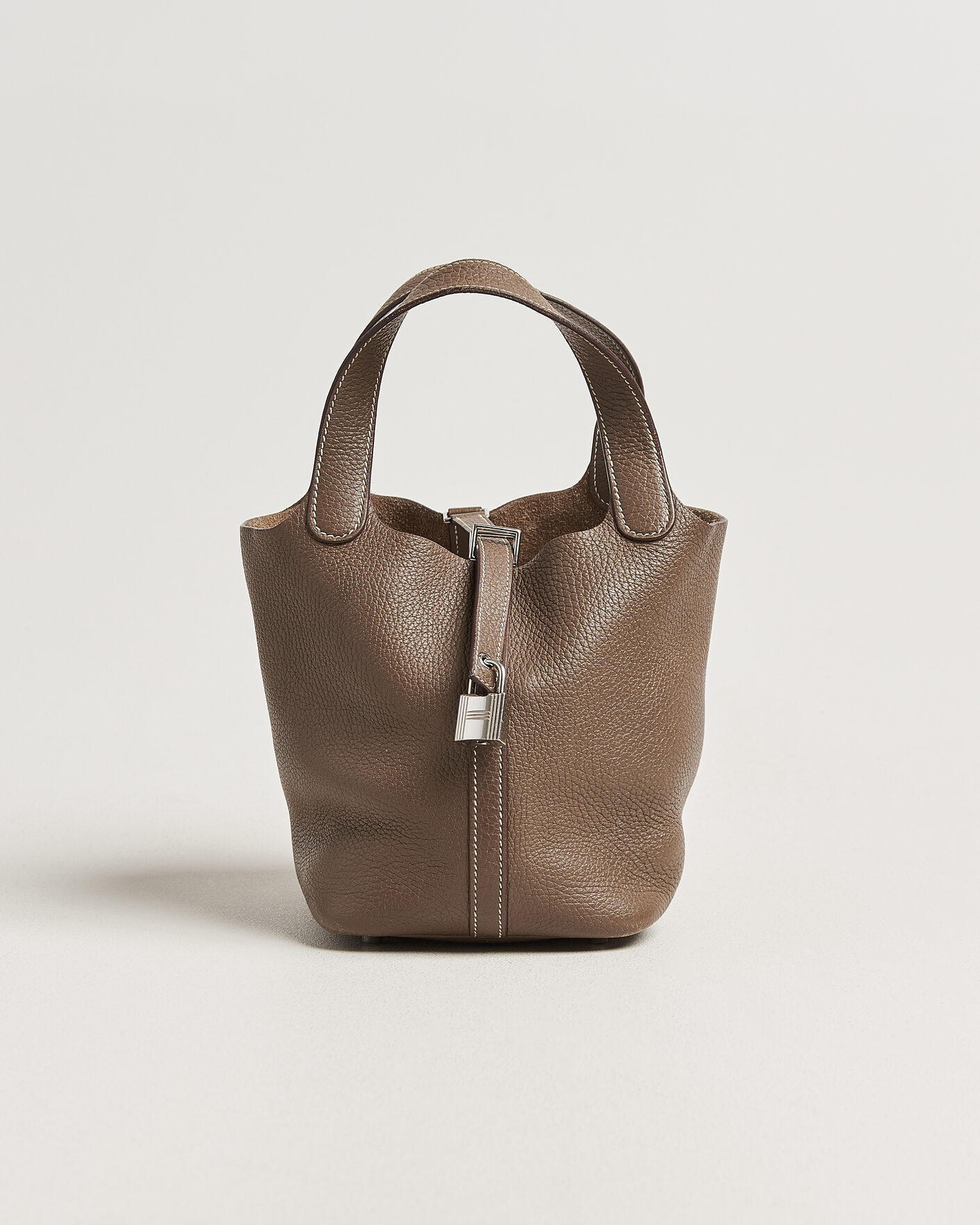 Herre | Pre-Owned & Vintage Bags | Hermès Pre-Owned | Picotin Lock 18 Etoupe