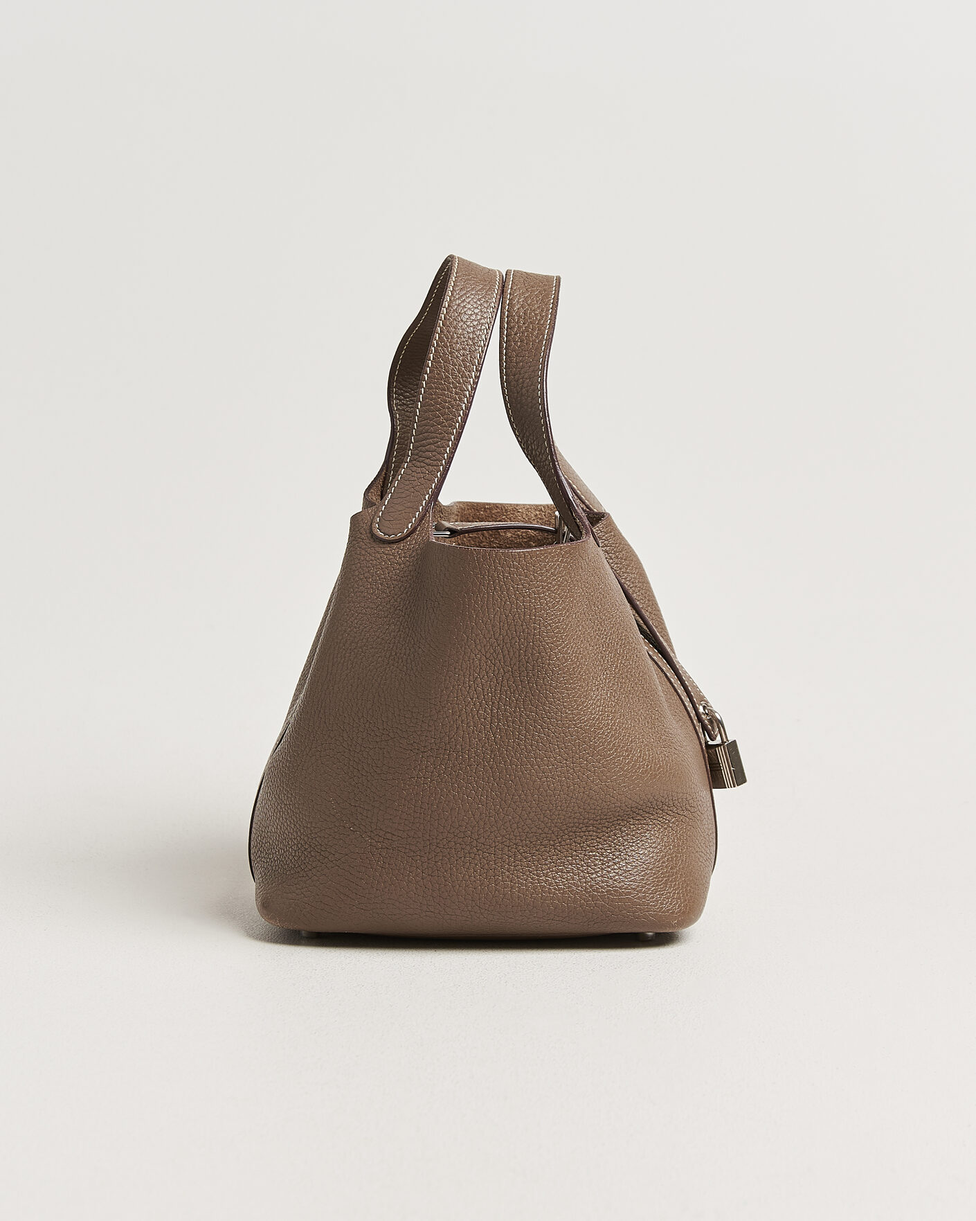 Herre | Pre-Owned & Vintage Bags | Hermès Pre-Owned | Picotin Lock 18 Etoupe