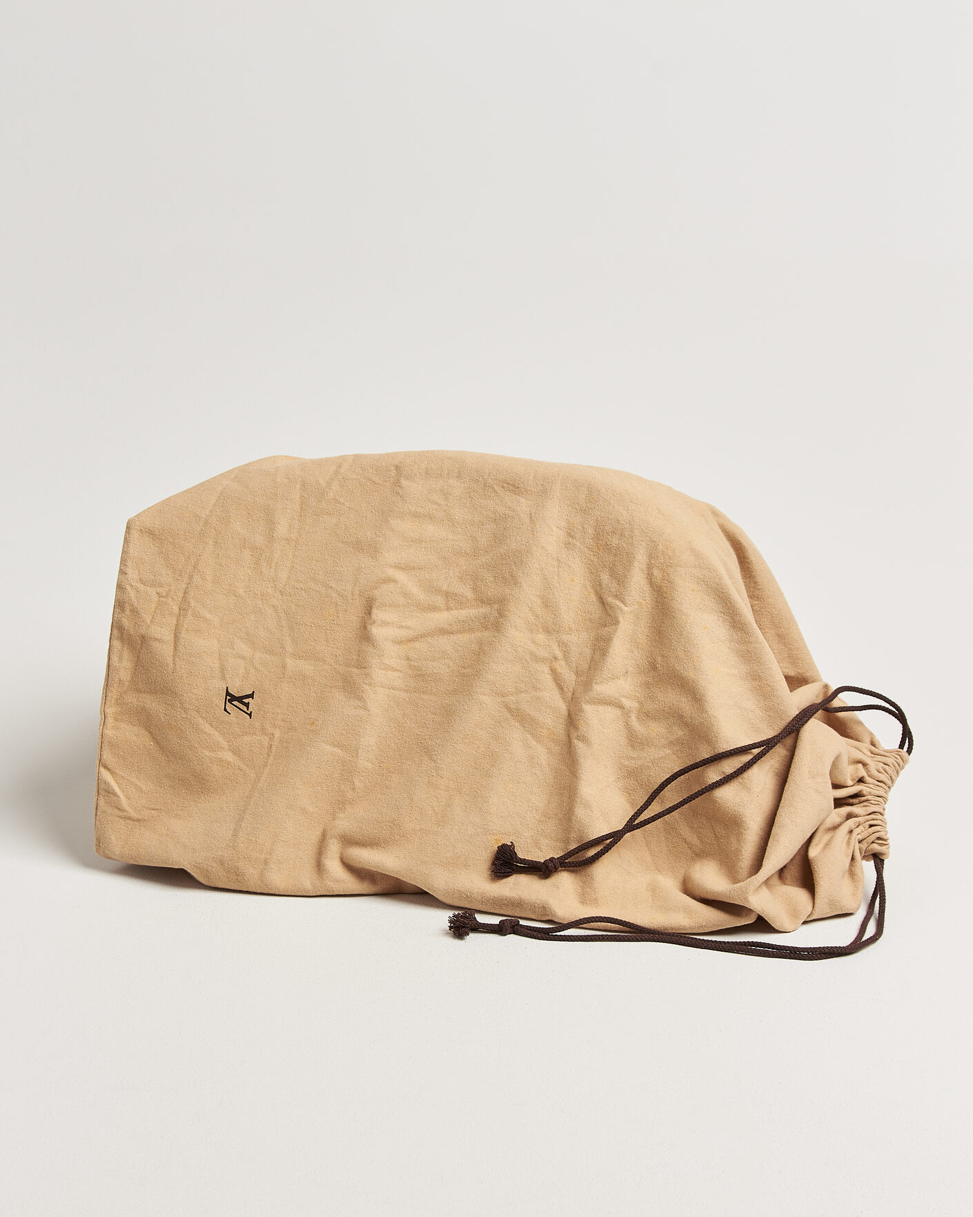 Herre | Pre-Owned & Vintage Bags | Louis Vuitton Pre-Owned | Taiga Kendall Weekend Bag PM Burgundy