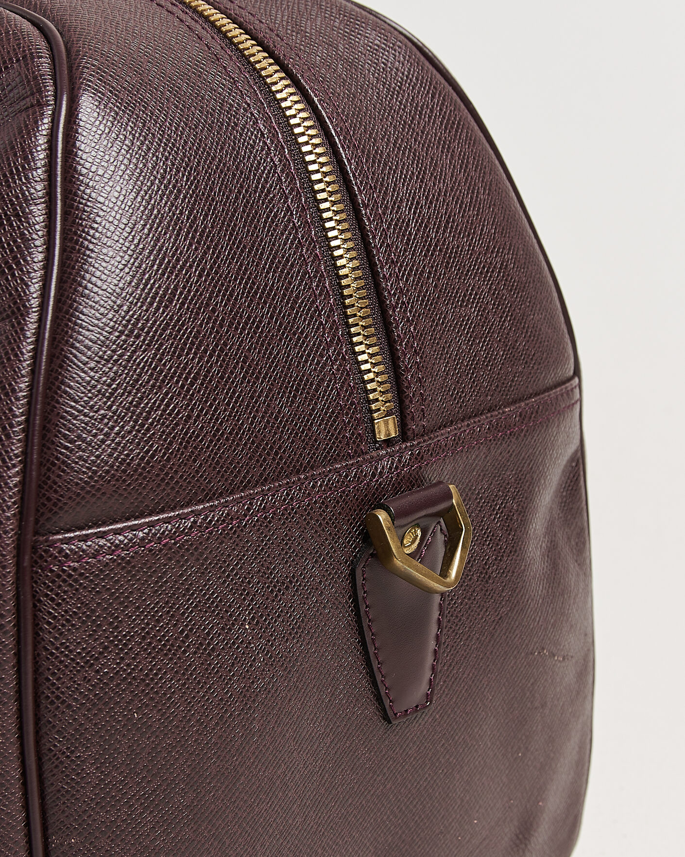 Herre | Pre-Owned & Vintage Bags | Louis Vuitton Pre-Owned | Taiga Kendall Weekend Bag PM Burgundy