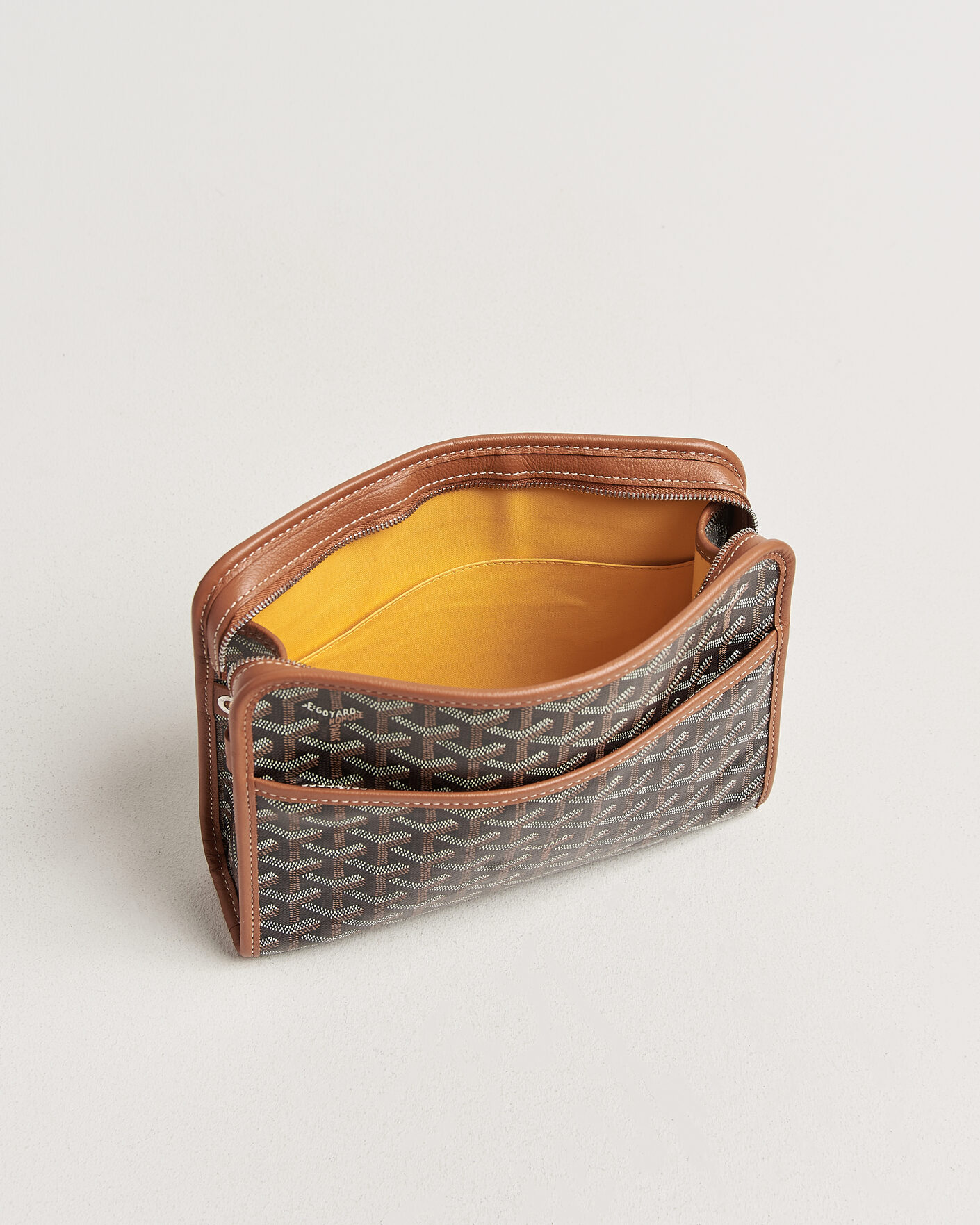 Herre | Pre-Owned & Vintage Bags | Goyard Pre-Owned | Jouvance MM Toiletry Bag Black