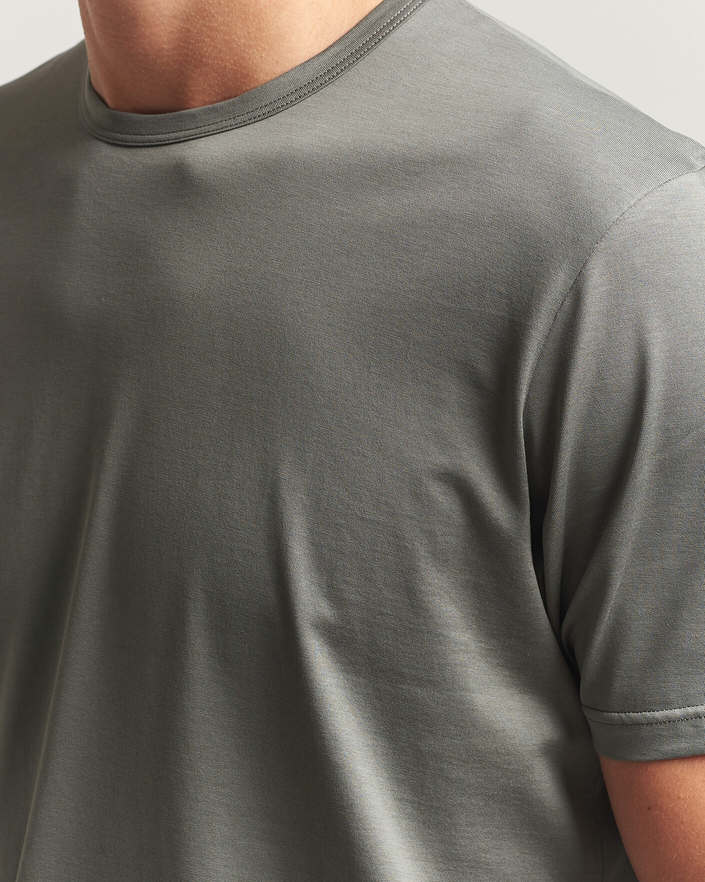 Herre | T-Shirts | Sunspel | Crew Neck Q82 Cotton T-Shirt Fossil Grey