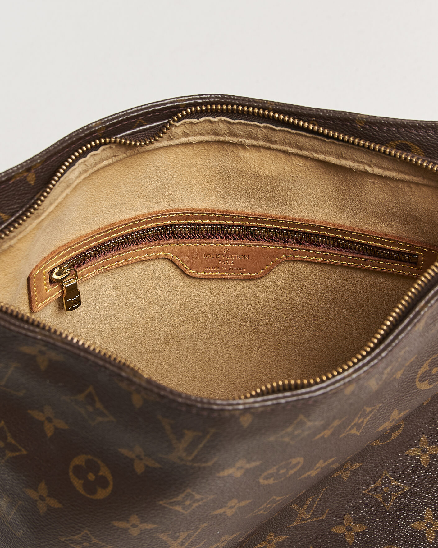 Herre | Pre-Owned & Vintage Bags | Louis Vuitton Pre-Owned | Looping Handbag GM Monogram