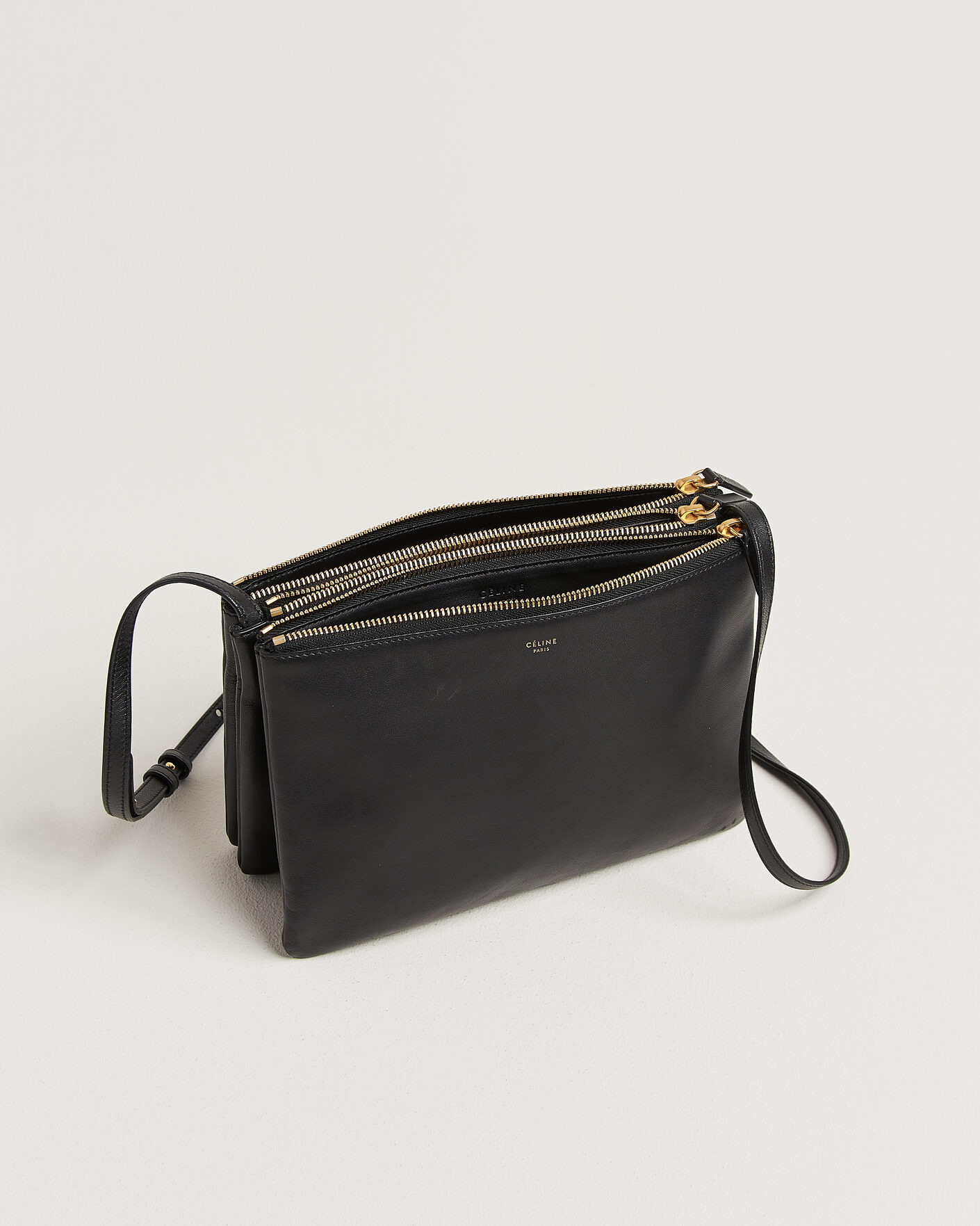 Herre | Pre-Owned & Vintage Bags | Celine Pre-Owned | Trio Bag Medium Leather Black