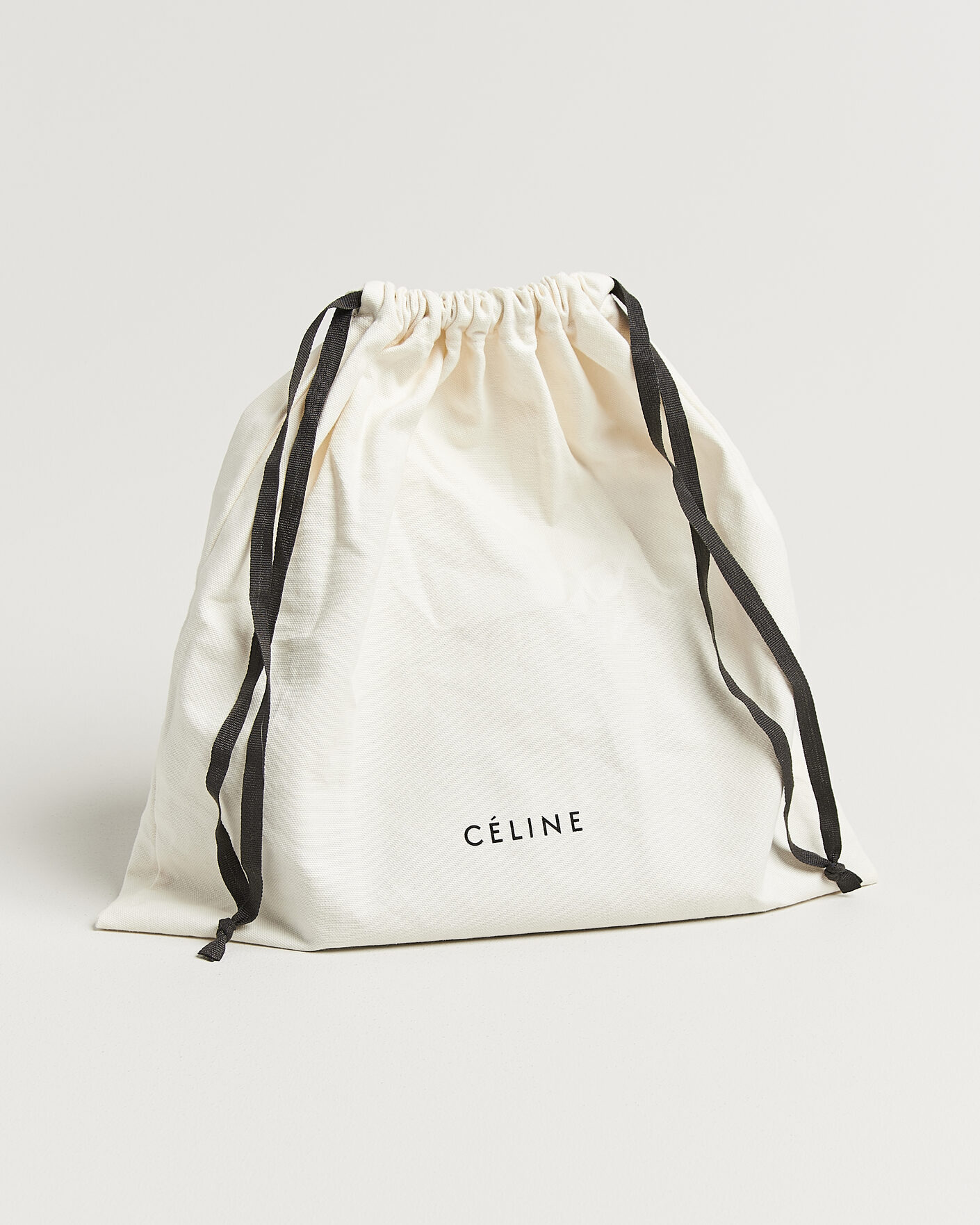 Herre | Pre-Owned & Vintage Bags | Celine Pre-Owned | Trio Bag Medium Leather Burgundy