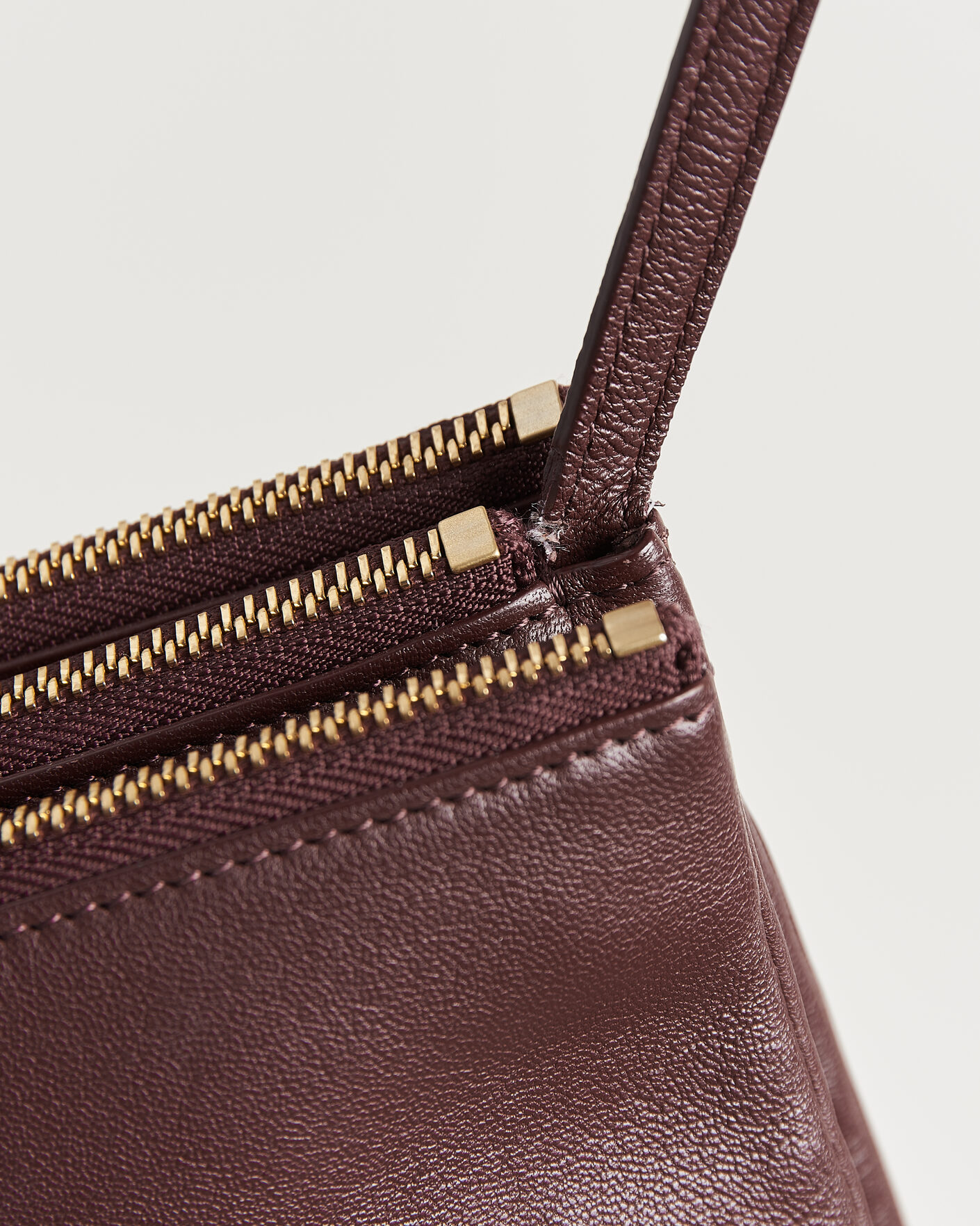 Herre | Pre-Owned & Vintage Bags | Celine Pre-Owned | Trio Bag Medium Leather Burgundy