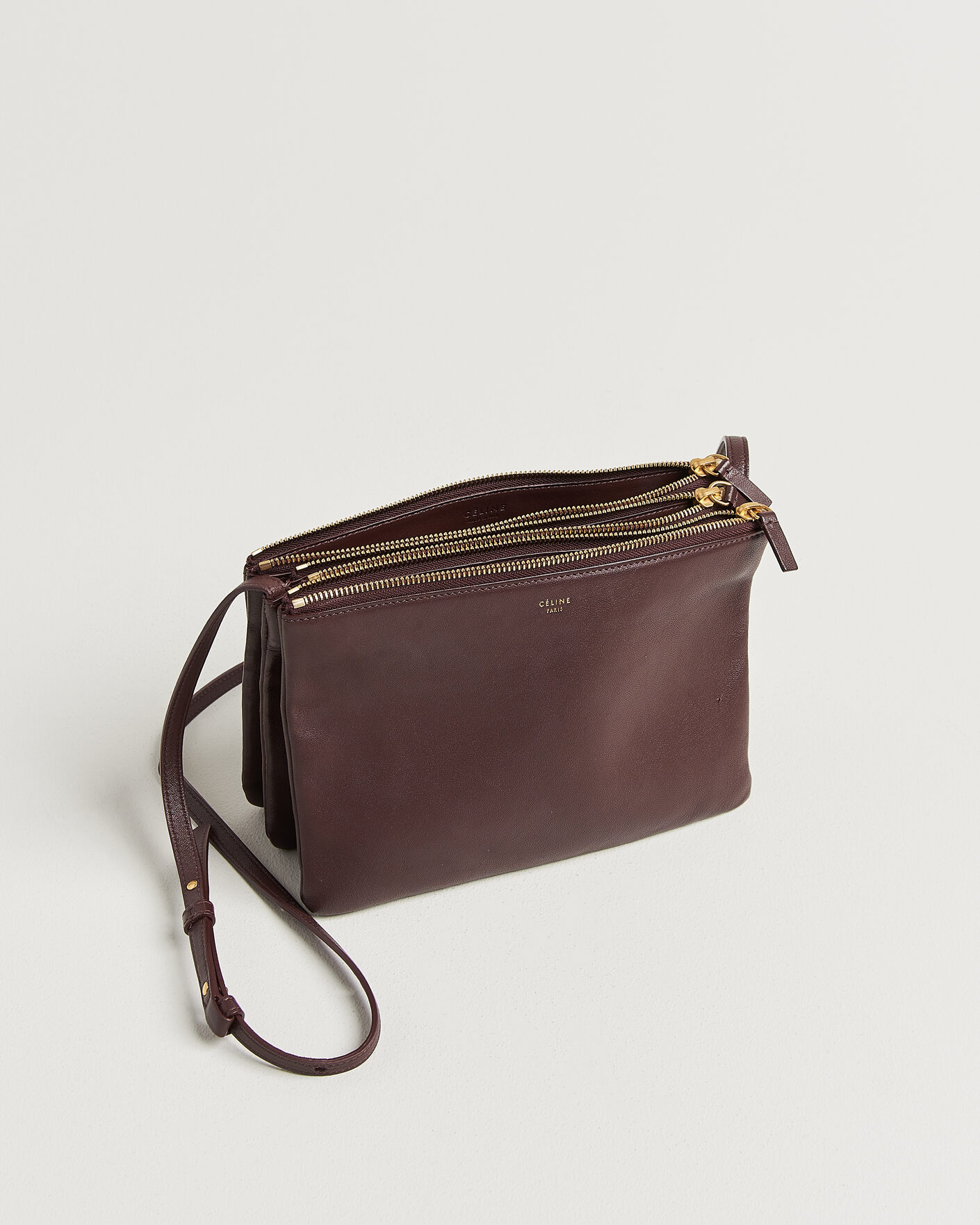 Herre | Pre-Owned & Vintage Bags | Celine Pre-Owned | Trio Bag Medium Leather Burgundy