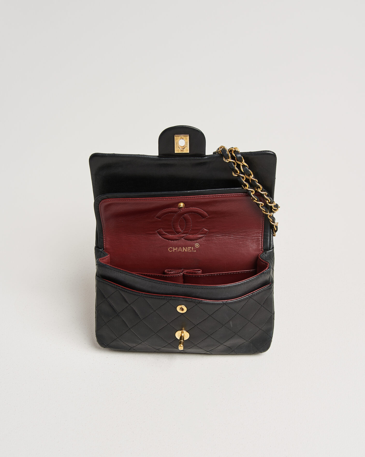 Herre | Pre-Owned & Vintage Bags | Chanel Pre-Owned | Classic Small Double Flap Bag Black