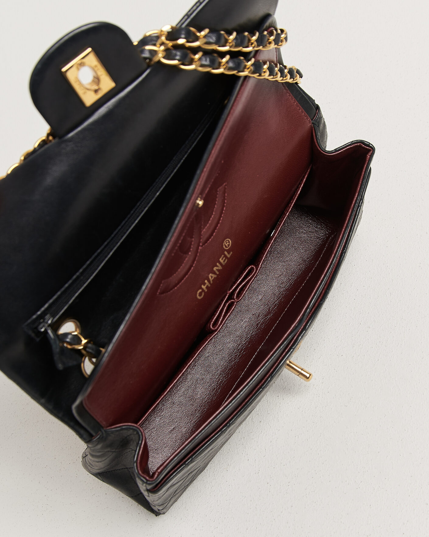 Herre | Chanel Pre-Owned Classic Medium Double Flap Bag Black | Chanel Pre-Owned | Classic Medium Double Flap Bag Black