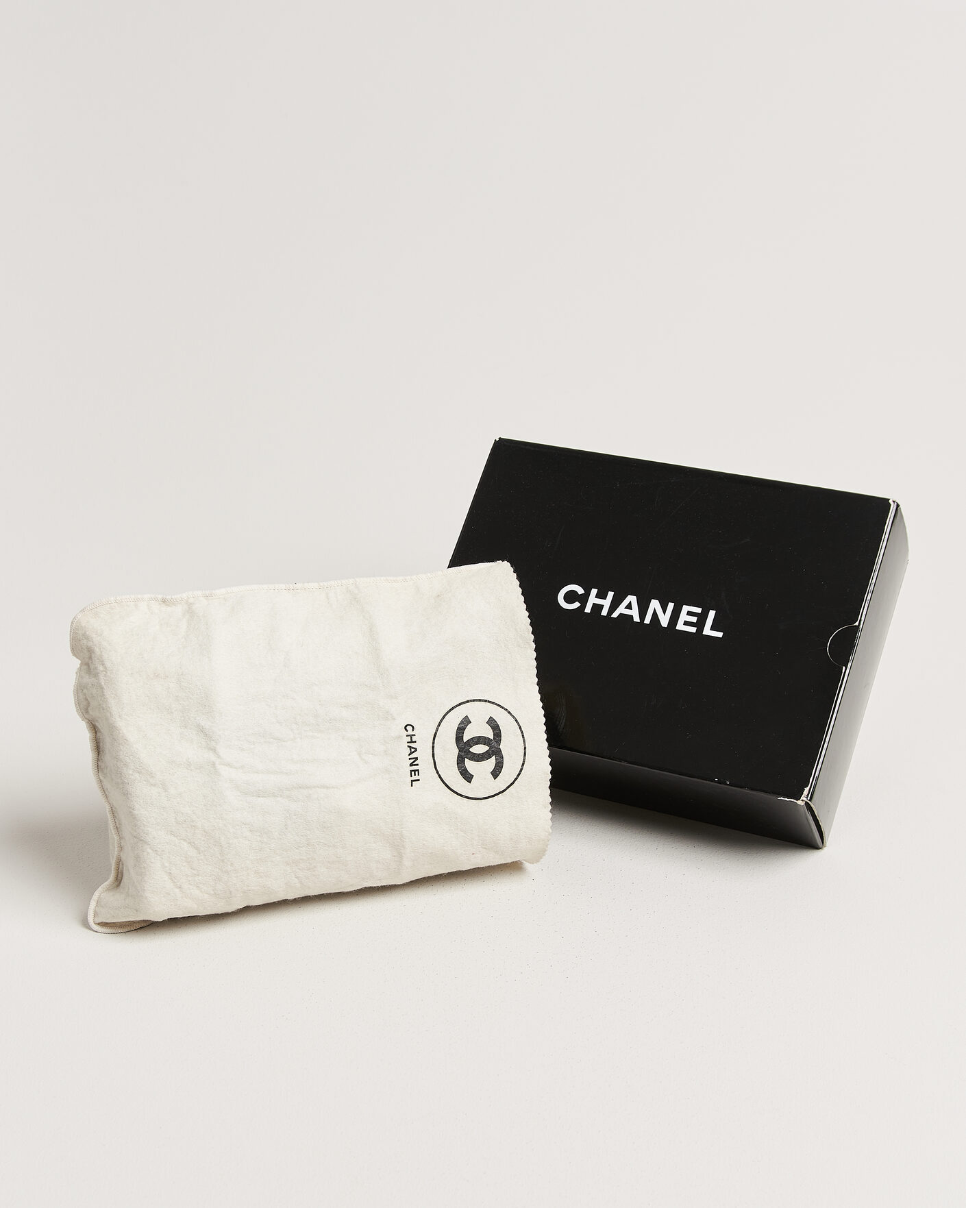 Herre | Chanel Pre-Owned Classic Medium Double Flap Bag Black | Chanel Pre-Owned | Classic Medium Double Flap Bag Black