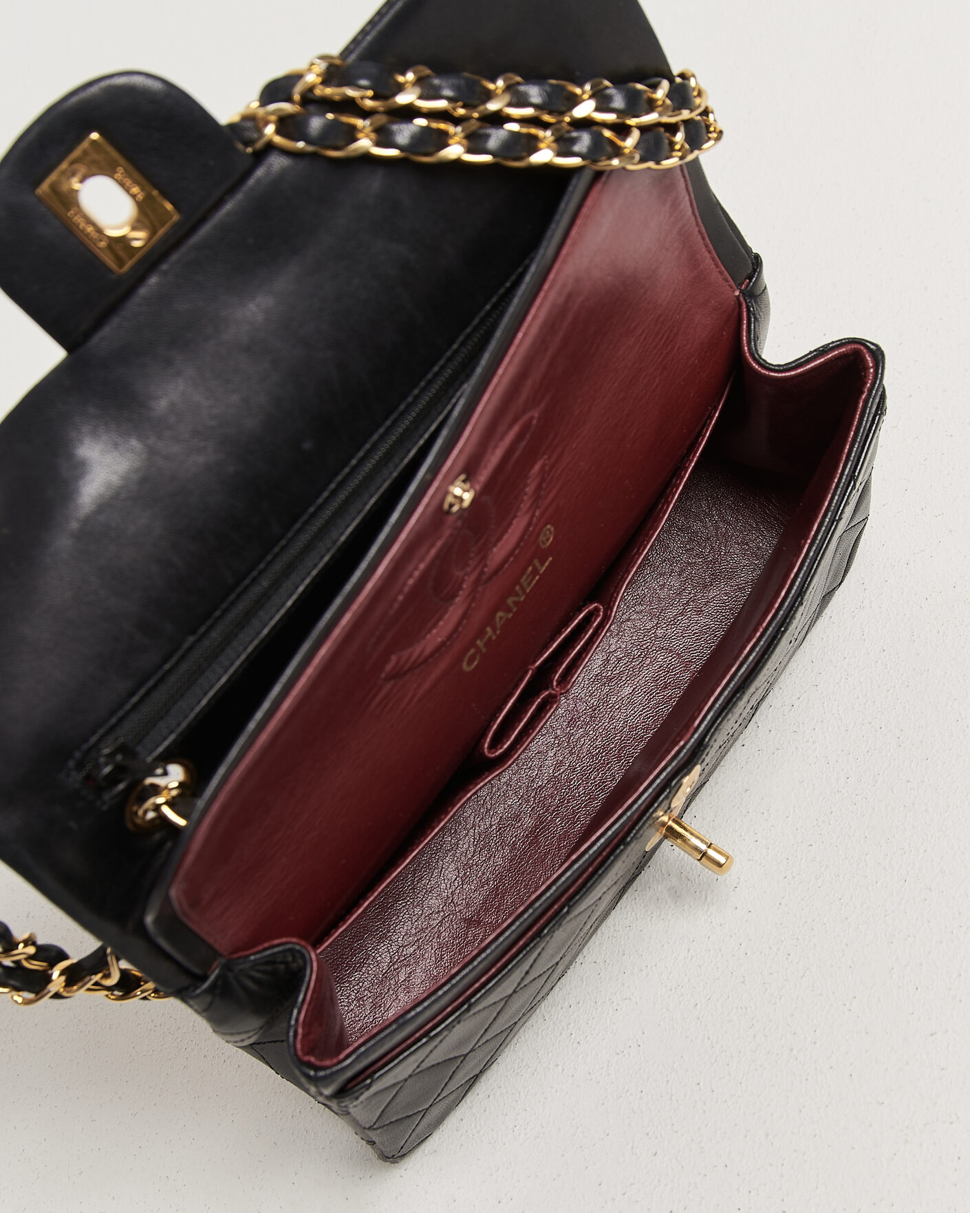 Herre | Pre-Owned & Vintage Bags | Chanel Pre-Owned | Classic Small Double Flap Bag Black