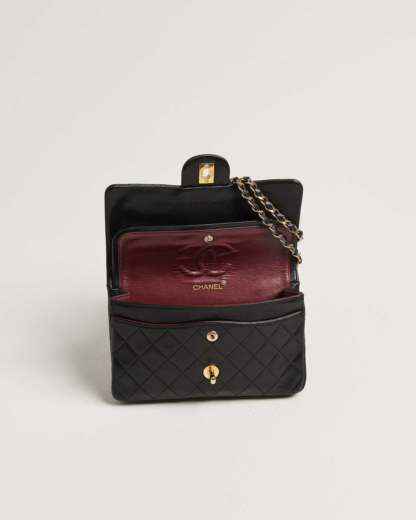 Herre | Pre-Owned & Vintage Bags | Chanel Pre-Owned | Classic Small Double Flap Bag Black