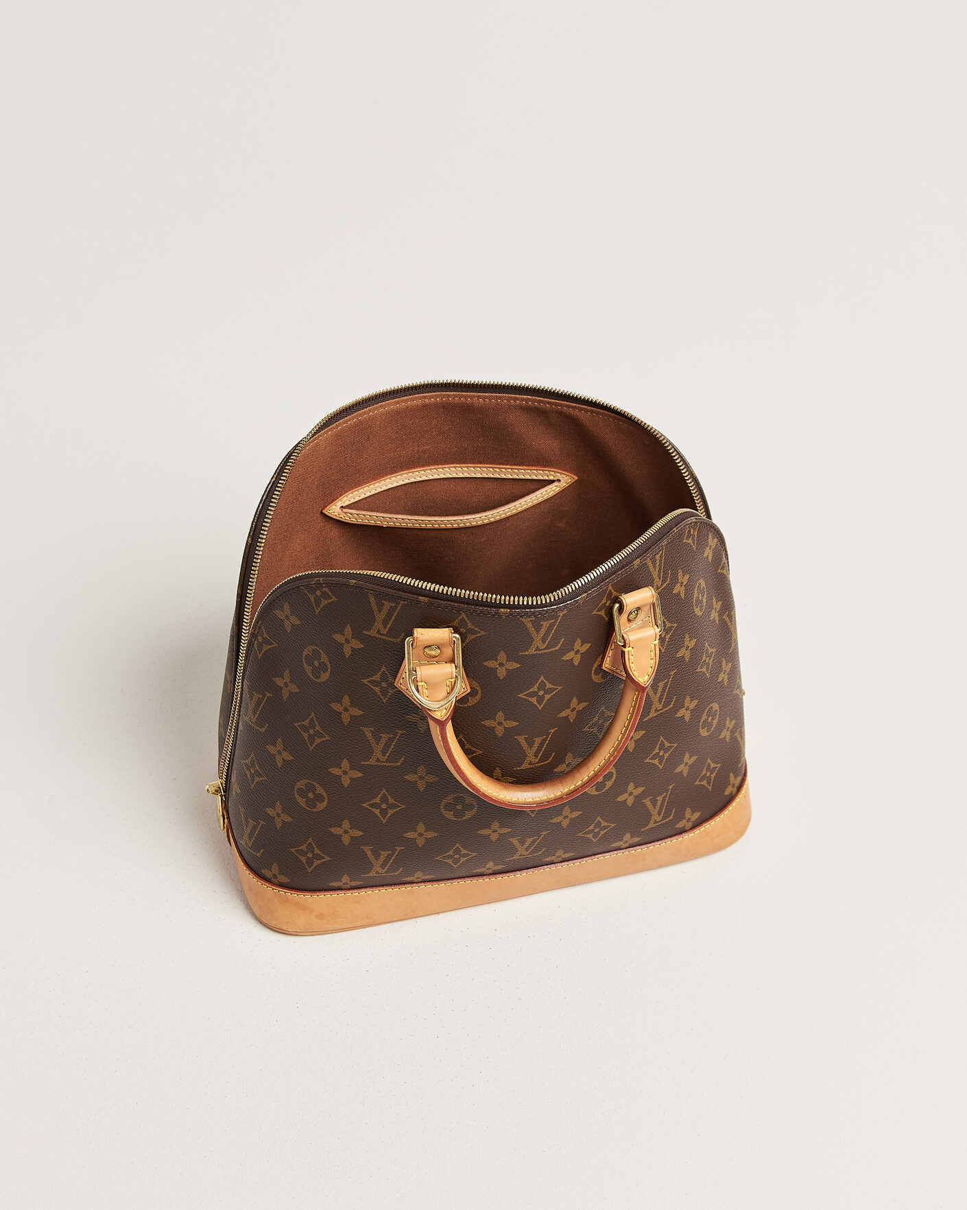 Herre | Pre-Owned & Vintage Bags | Louis Vuitton Pre-Owned | Alma Bag PM Monogram