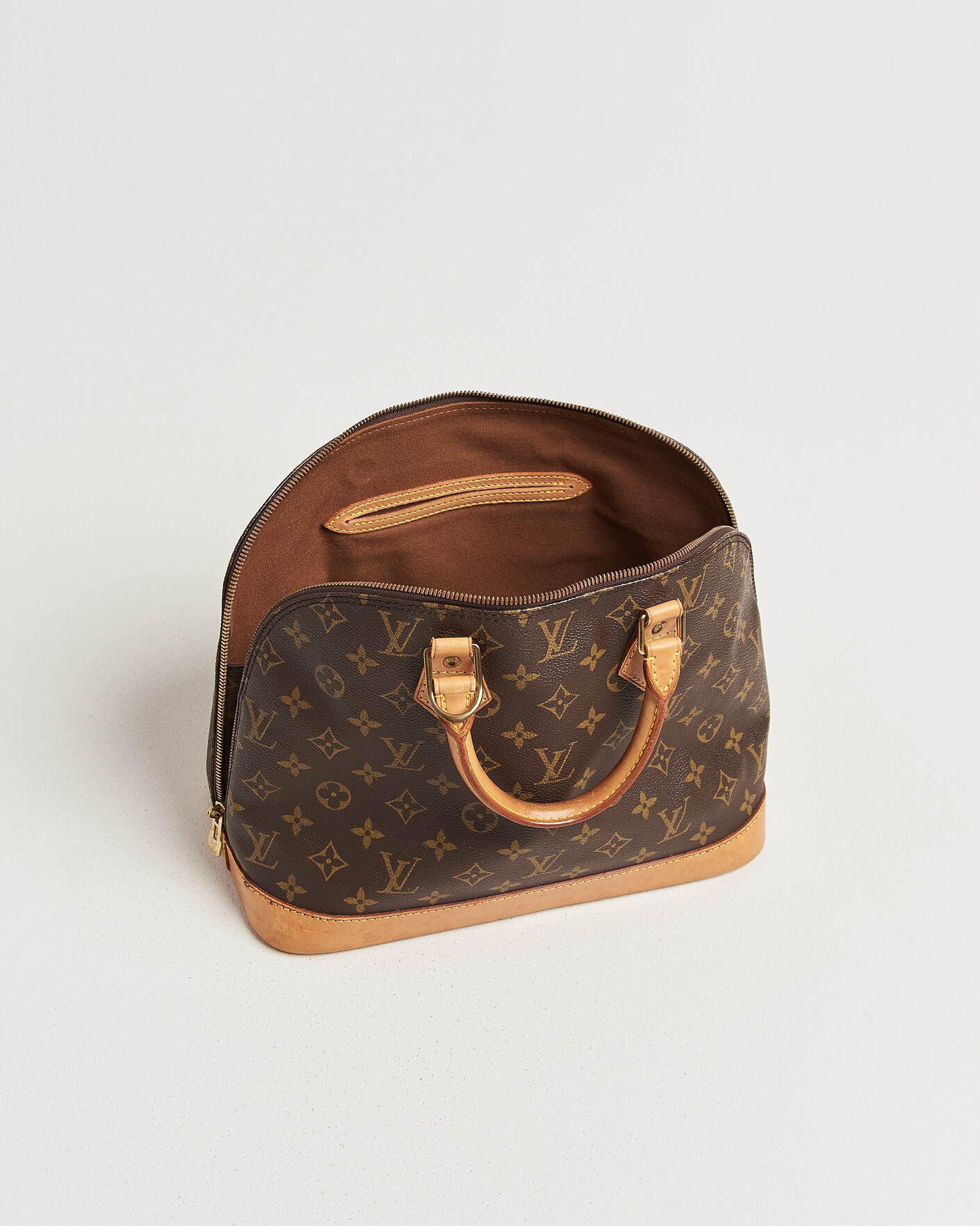 Herre | Pre-Owned & Vintage Bags | Louis Vuitton Pre-Owned | Alma Bag PM Monogram
