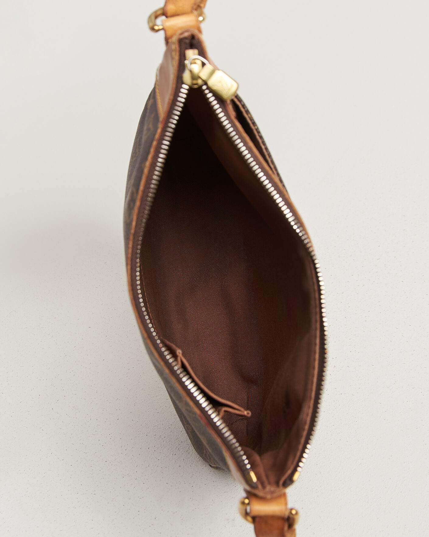 Herre | Pre-Owned & Vintage Bags | Louis Vuitton Pre-Owned | Odeon PM Bag Monogram
