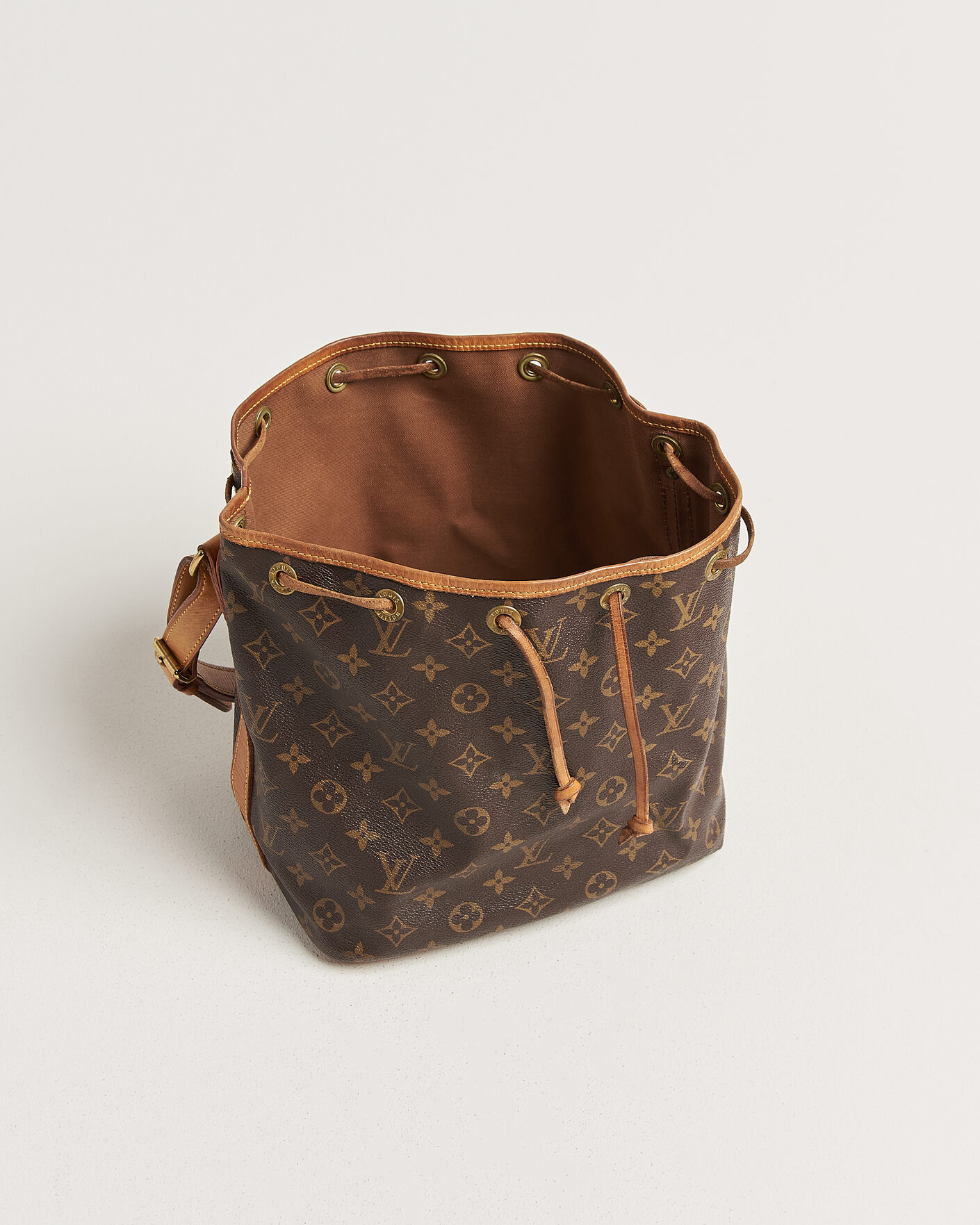 Herre | Pre-Owned & Vintage Bags | Louis Vuitton Pre-Owned | Petit Noé Monogram