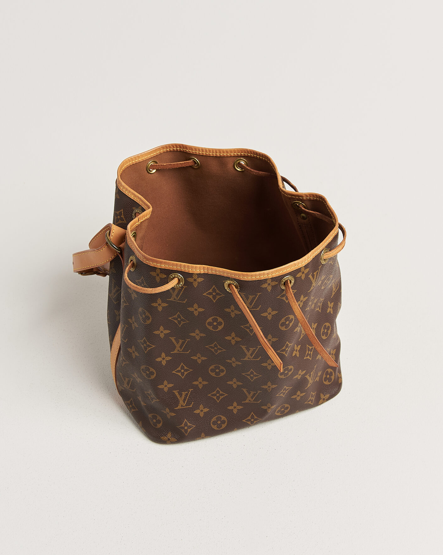 Herre | Pre-Owned & Vintage Bags | Louis Vuitton Pre-Owned | Petit Noé Monogram