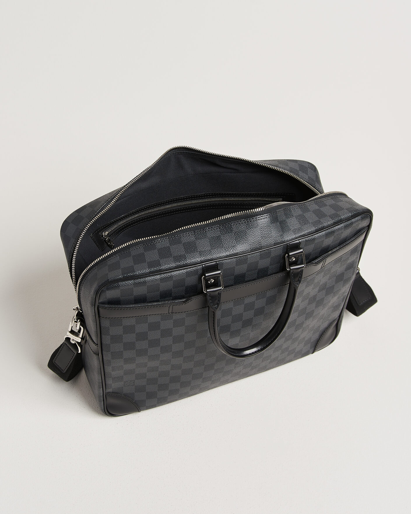 Herre | Pre-Owned & Vintage Bags | Louis Vuitton Pre-Owned | Porte Documents Voyage Damier Graphite