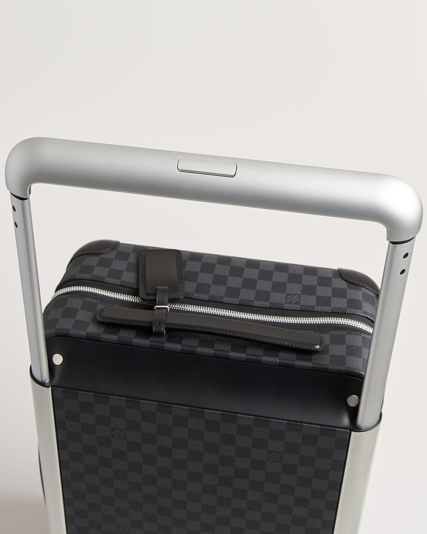 Herre | Pre-Owned & Vintage Bags | Louis Vuitton Pre-Owned | Horizon 55 Damier Graphite