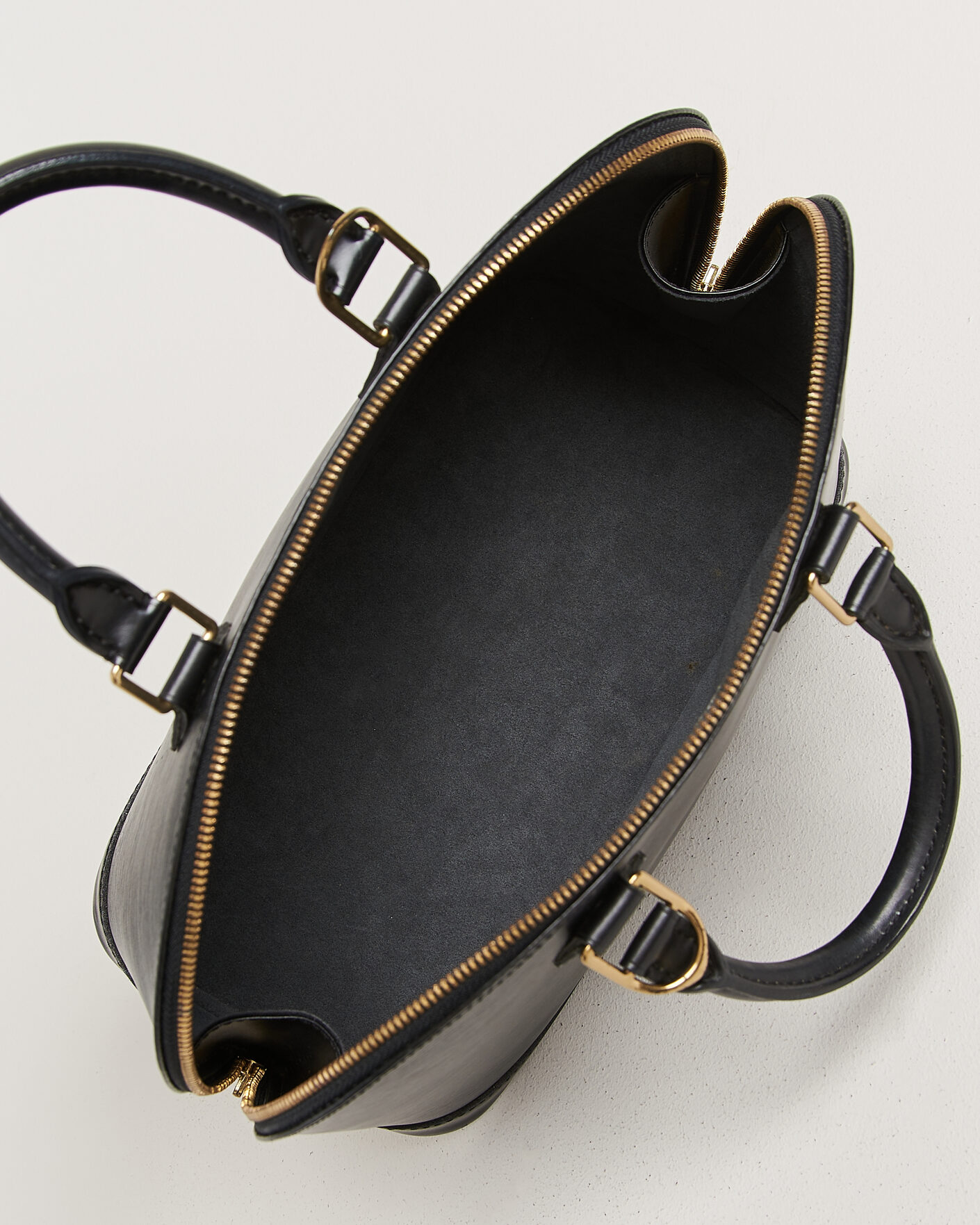 Herre | Pre-Owned & Vintage Bags | Louis Vuitton Pre-Owned | Alma PM Bag Epi Leather Black