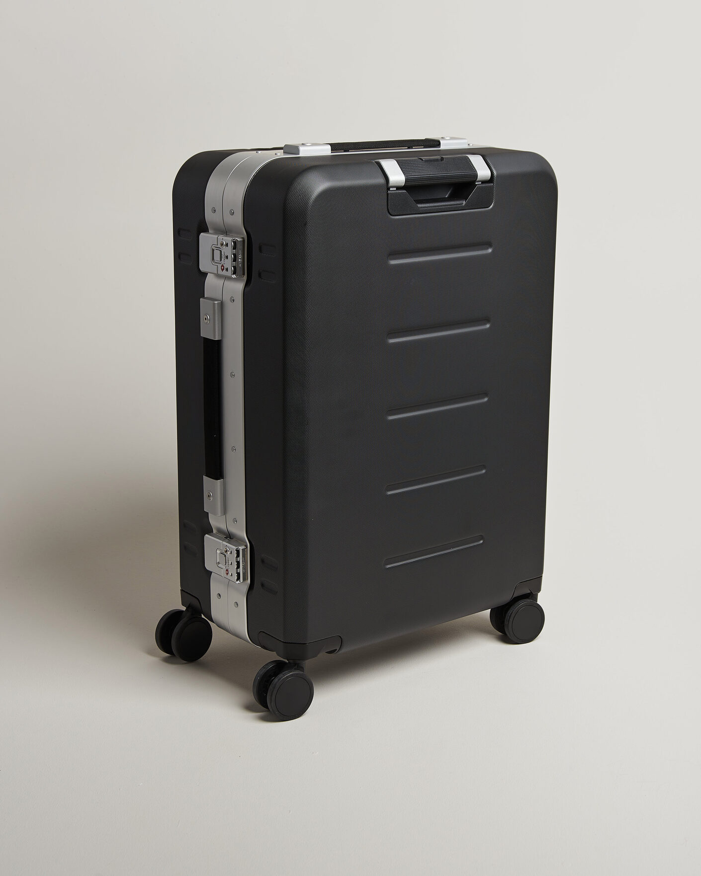 Herre | Vesker | DB | Ramverk Pro Check-In Luggage Medium Silver/Black