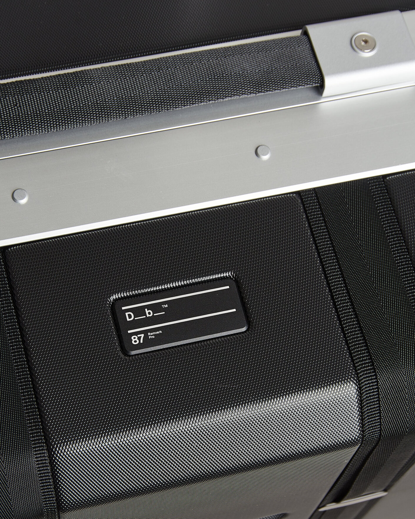 Herre | Vesker | DB | Ramverk Pro Check-In Luggage Large Silver/Black