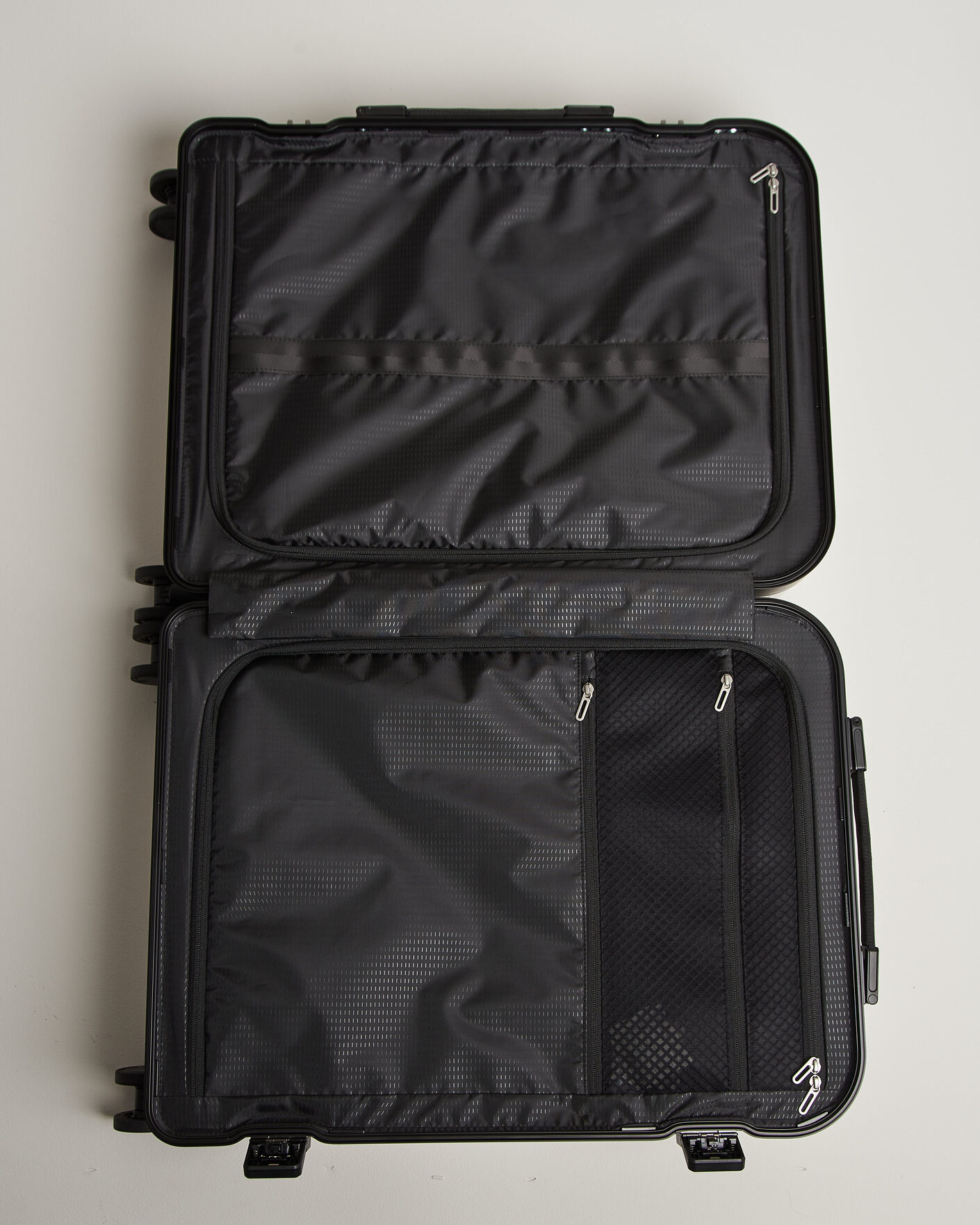 Herre | Vesker | DB | Ramverk Alu Pro Check-In Luggage Medium Silver/Onyx