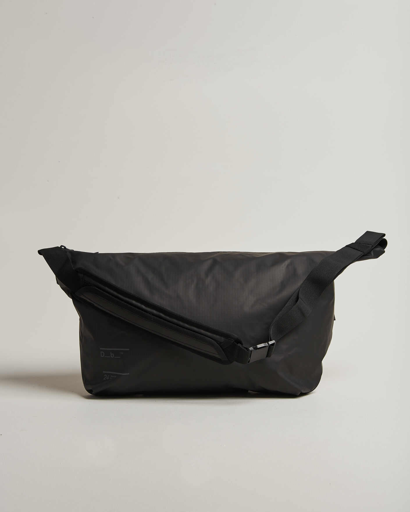Herre | Vesker | DB | Ramverk Pro Sling Bag 24L Black Out