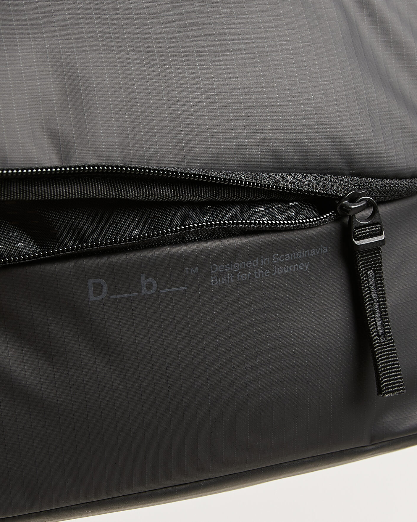 Herre | DB Essential Wash Bag M Black Out | DB | Essential Wash Bag M Black Out