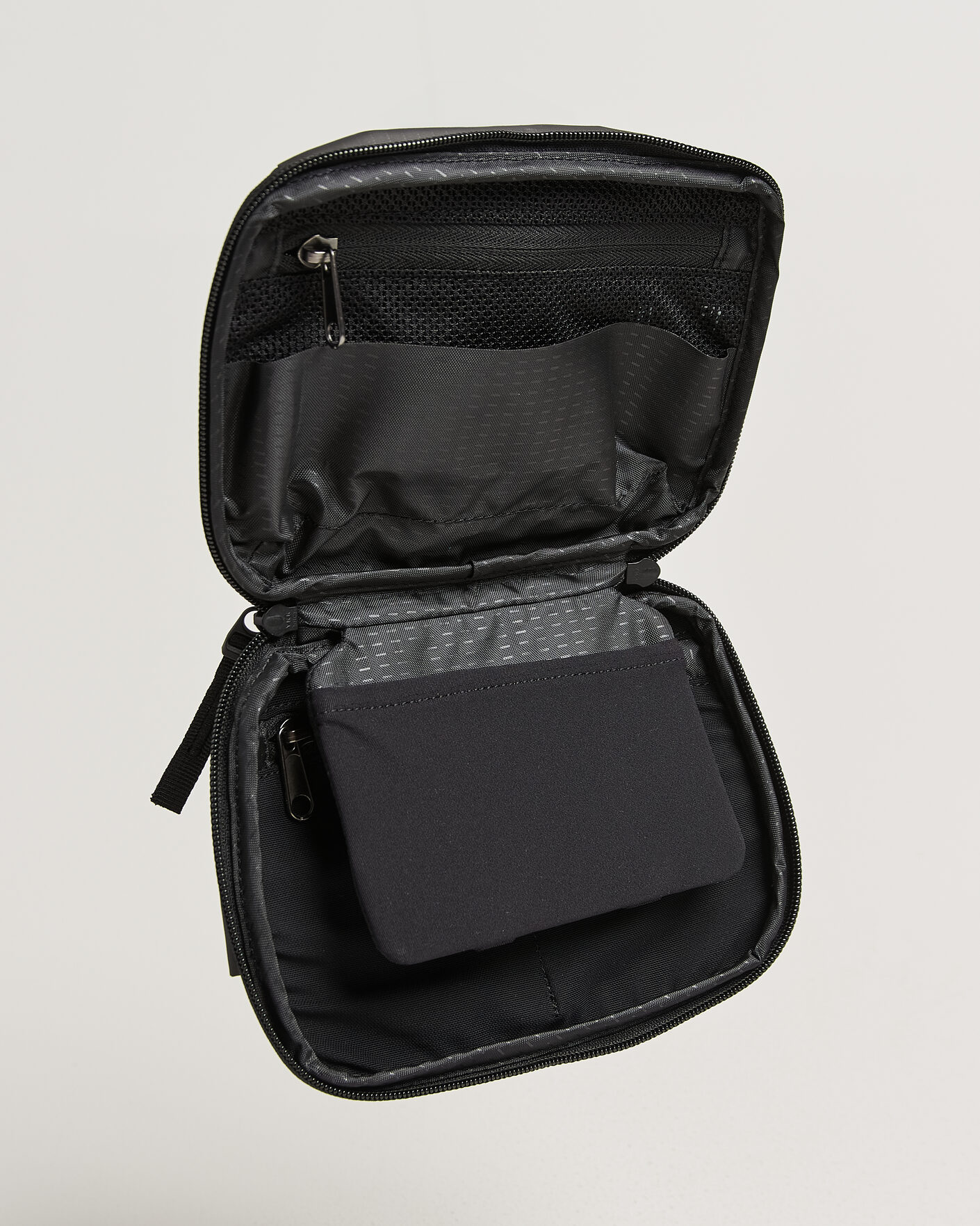Herre | Vesker | DB | Ramverk Tech Organizer Black Out