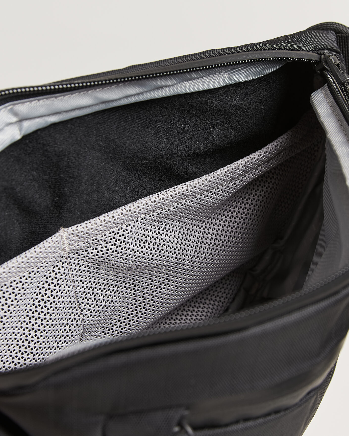 Herre | Vesker | DB | Roamer Pro Sling Bag 6L Black Out