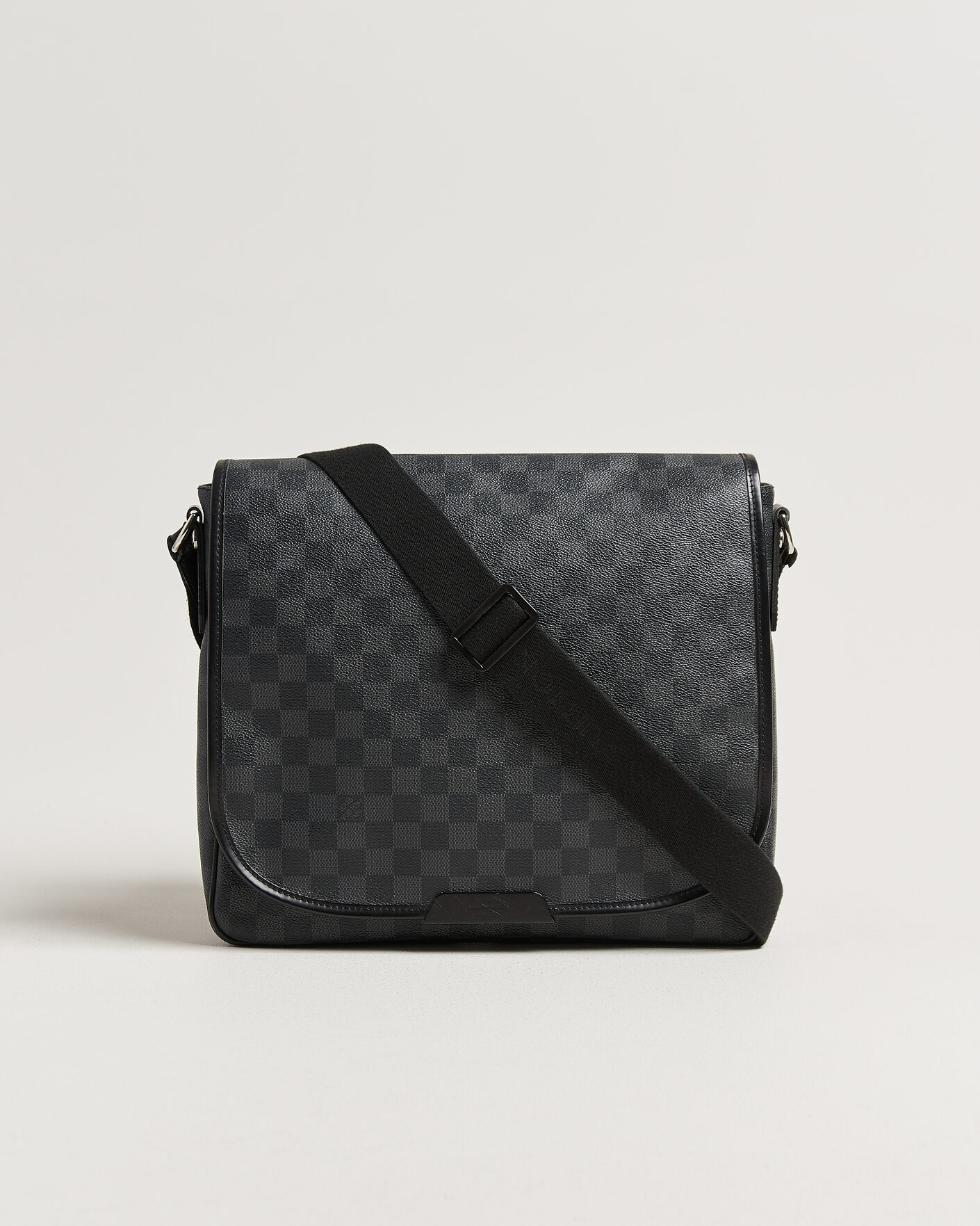 Herre | Pre-Owned & Vintage Bags | Louis Vuitton Pre-Owned | Daniel MM Shoulder Bag Damier Graphite