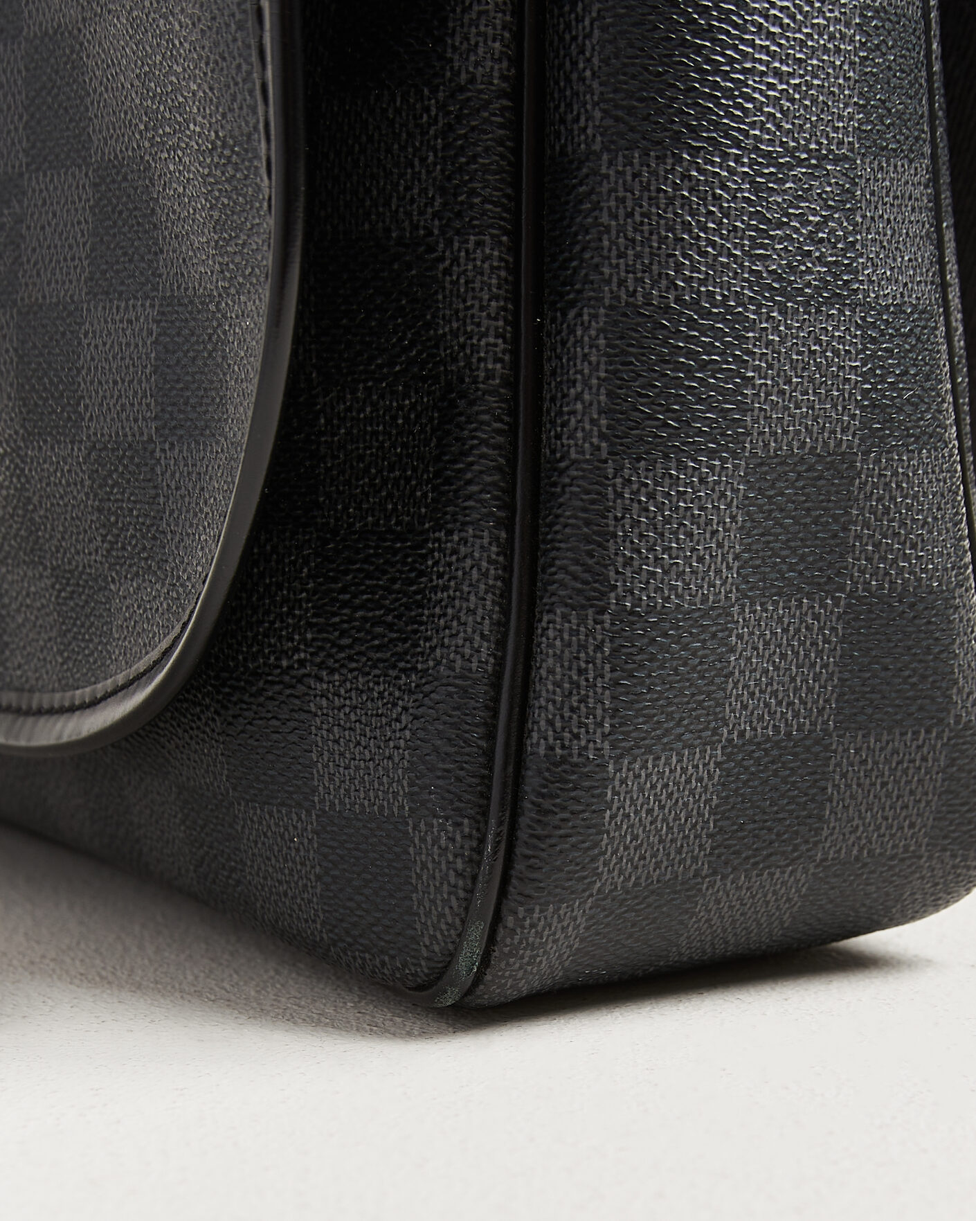 Herre | Pre-Owned & Vintage Bags | Louis Vuitton Pre-Owned | Daniel MM Shoulder Bag Damier Graphite