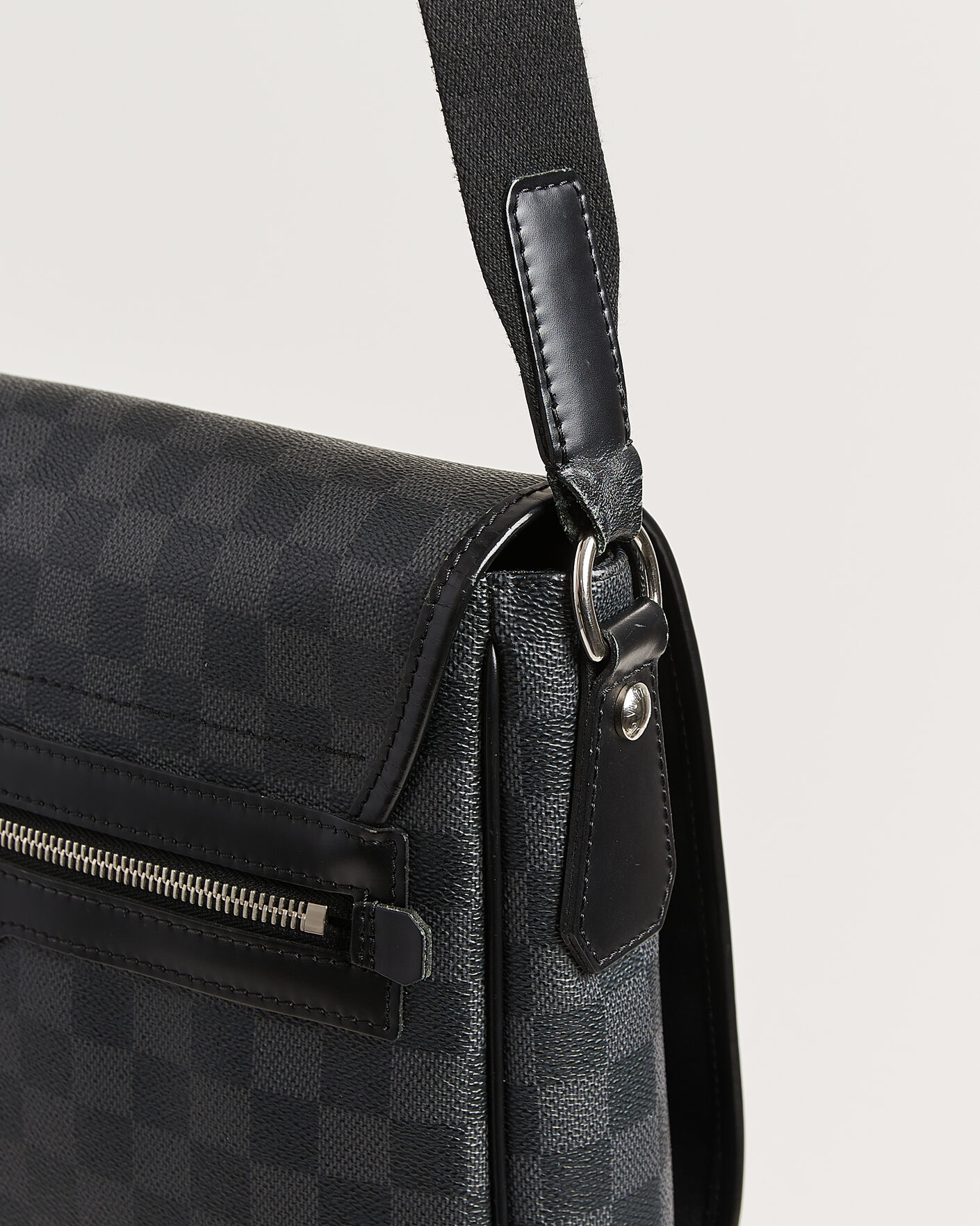Herre | Pre-Owned & Vintage Bags | Louis Vuitton Pre-Owned | Daniel MM Shoulder Bag Damier Graphite