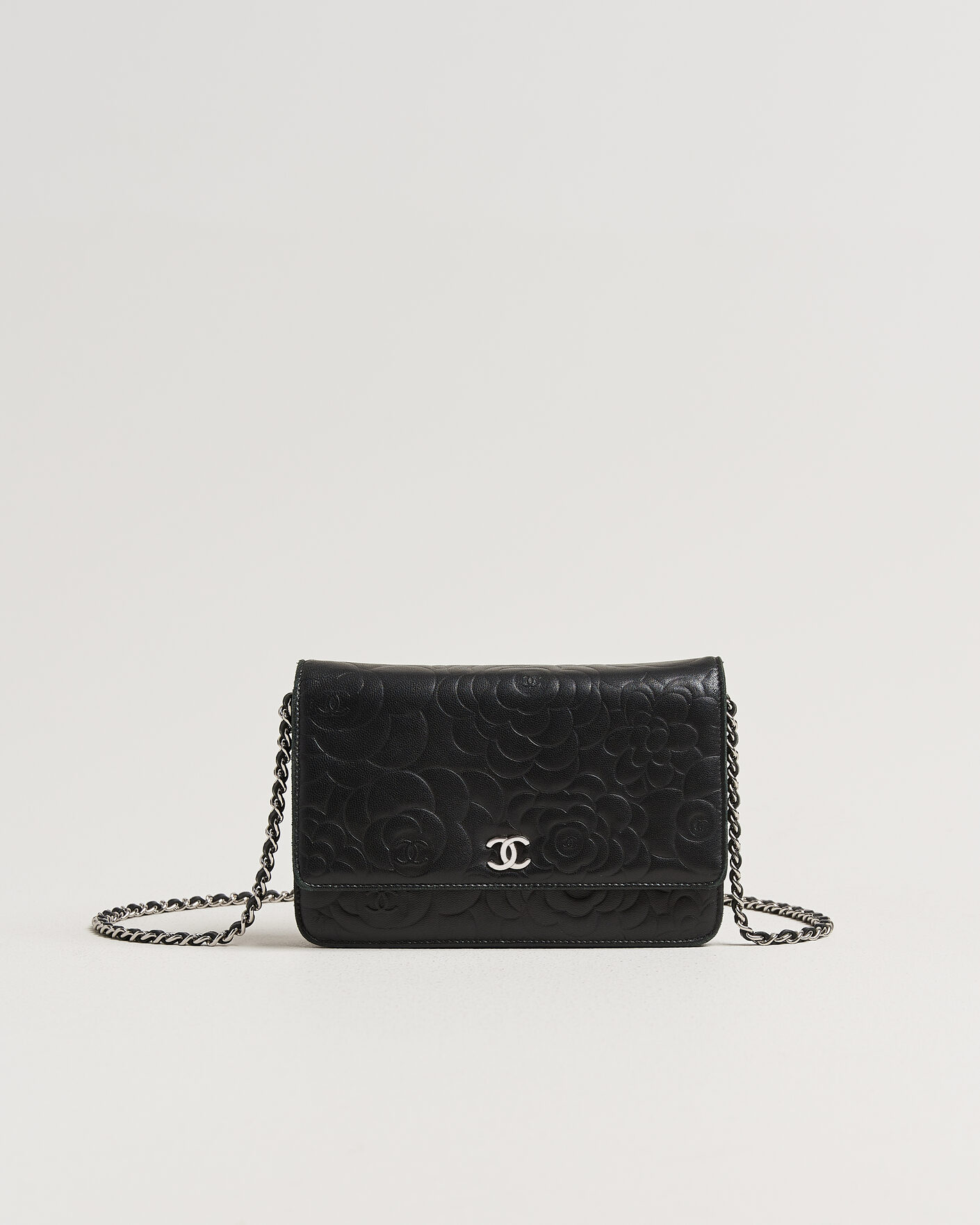 Herre | Pre-Owned & Vintage Bags | Chanel Pre-Owned | Wallet On Chain Camelia Lambskin Black