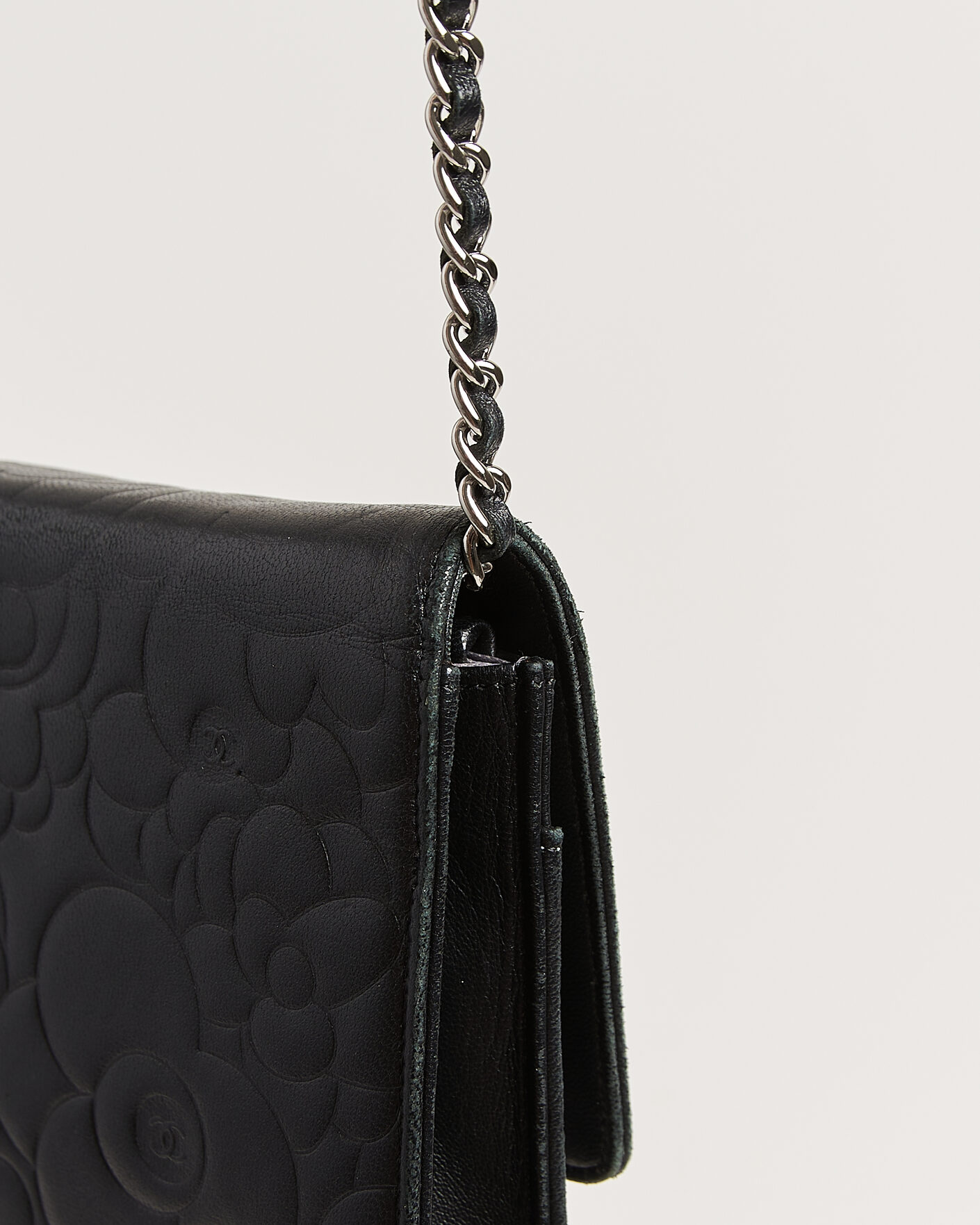 Herre | Pre-Owned & Vintage Bags | Chanel Pre-Owned | Wallet On Chain Camelia Lambskin Black