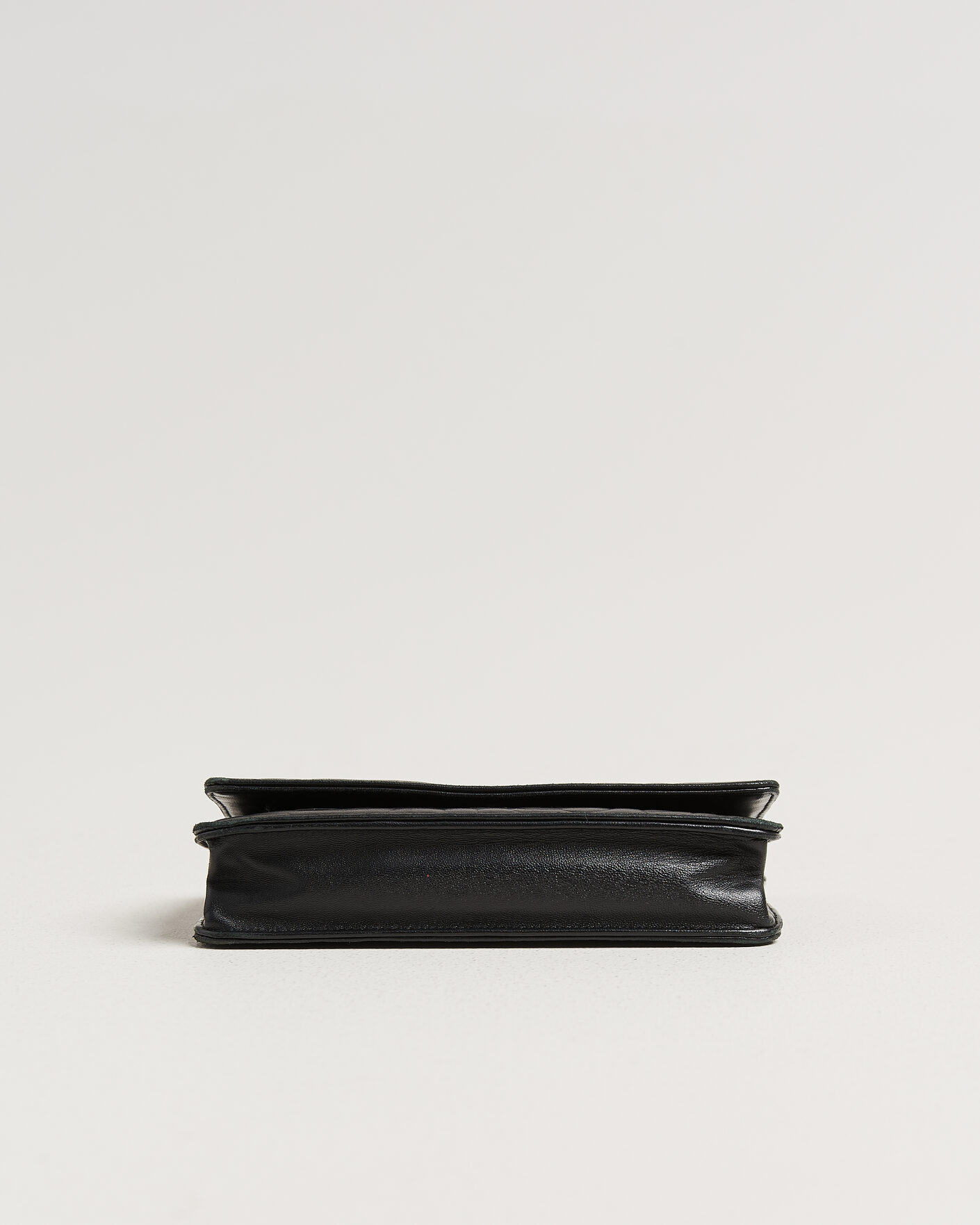 Herre | Pre-Owned & Vintage Bags | Chanel Pre-Owned | Wallet On Chain Camelia Lambskin Black