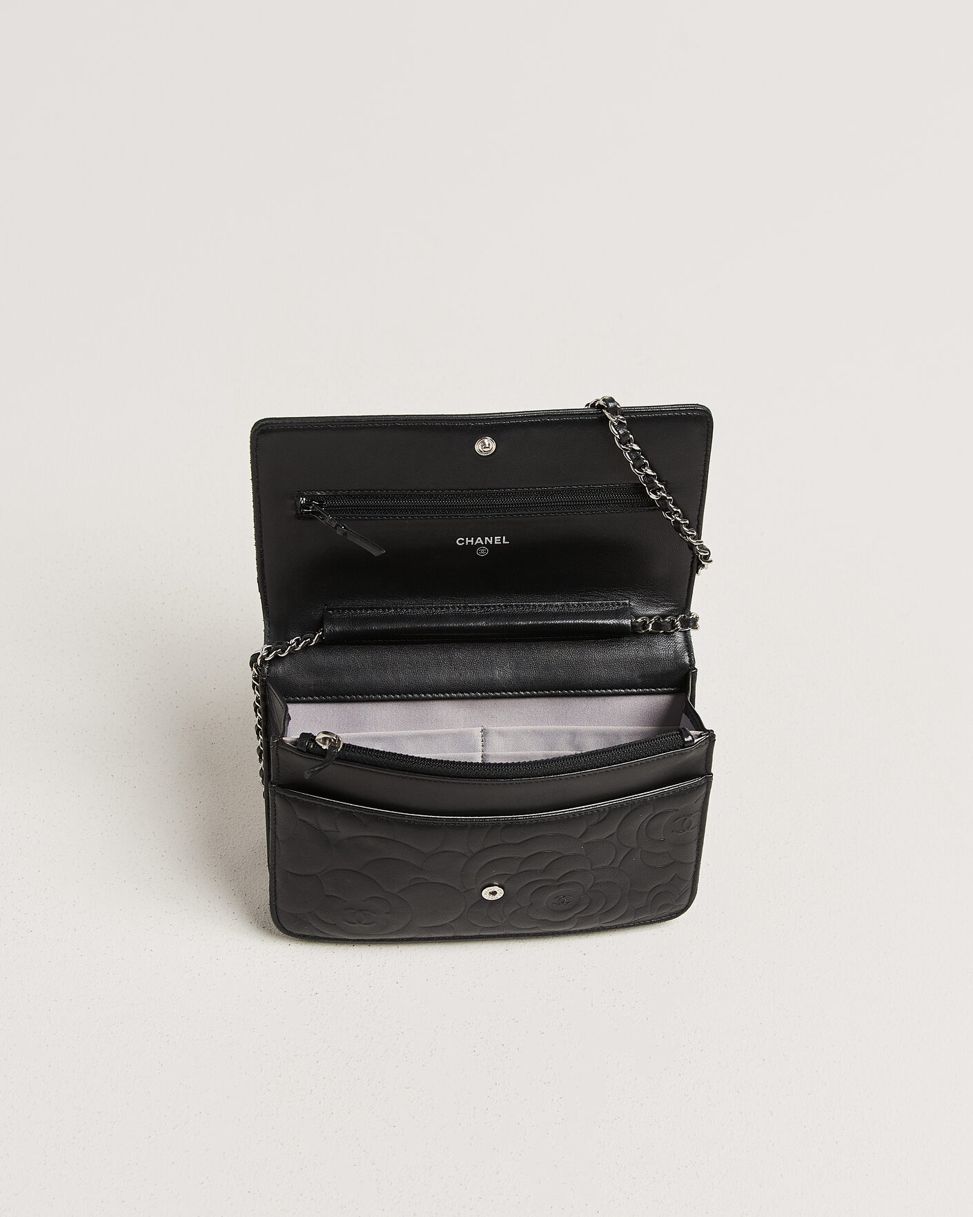 Herre | Pre-Owned & Vintage Bags | Chanel Pre-Owned | Wallet On Chain Camelia Lambskin Black